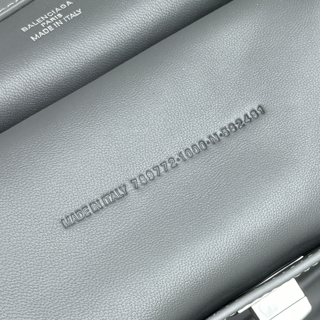 人気流行品 バレンシアガ トート偽物 お洒落 本革 レザー ハンドバッグ 中サイズ 92866 グレー_9