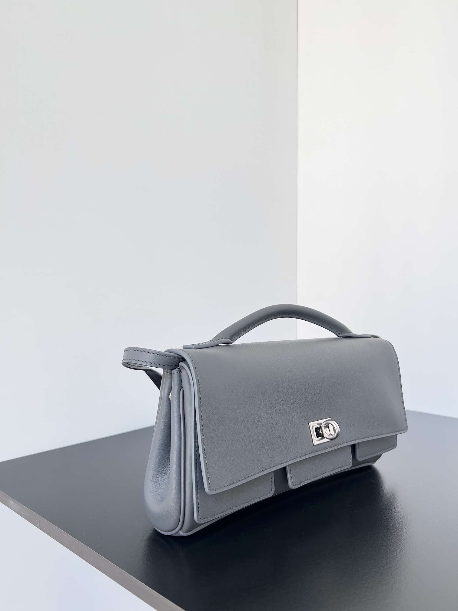 balenciaga ショルダー バッグコピー 斜め掛けバッグ 本革 レザー ハンドバッグ  優雅レディ グレー_3