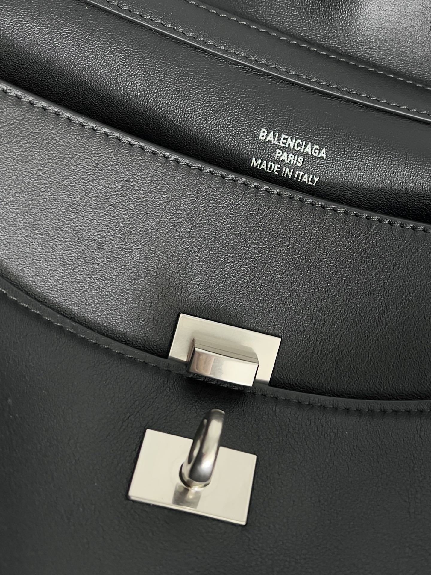 超激得価格 バレンシアガ ショルダースーパーコピー ハンドバッグ 本革 レザー 優雅 斜め掛け ブラック_5