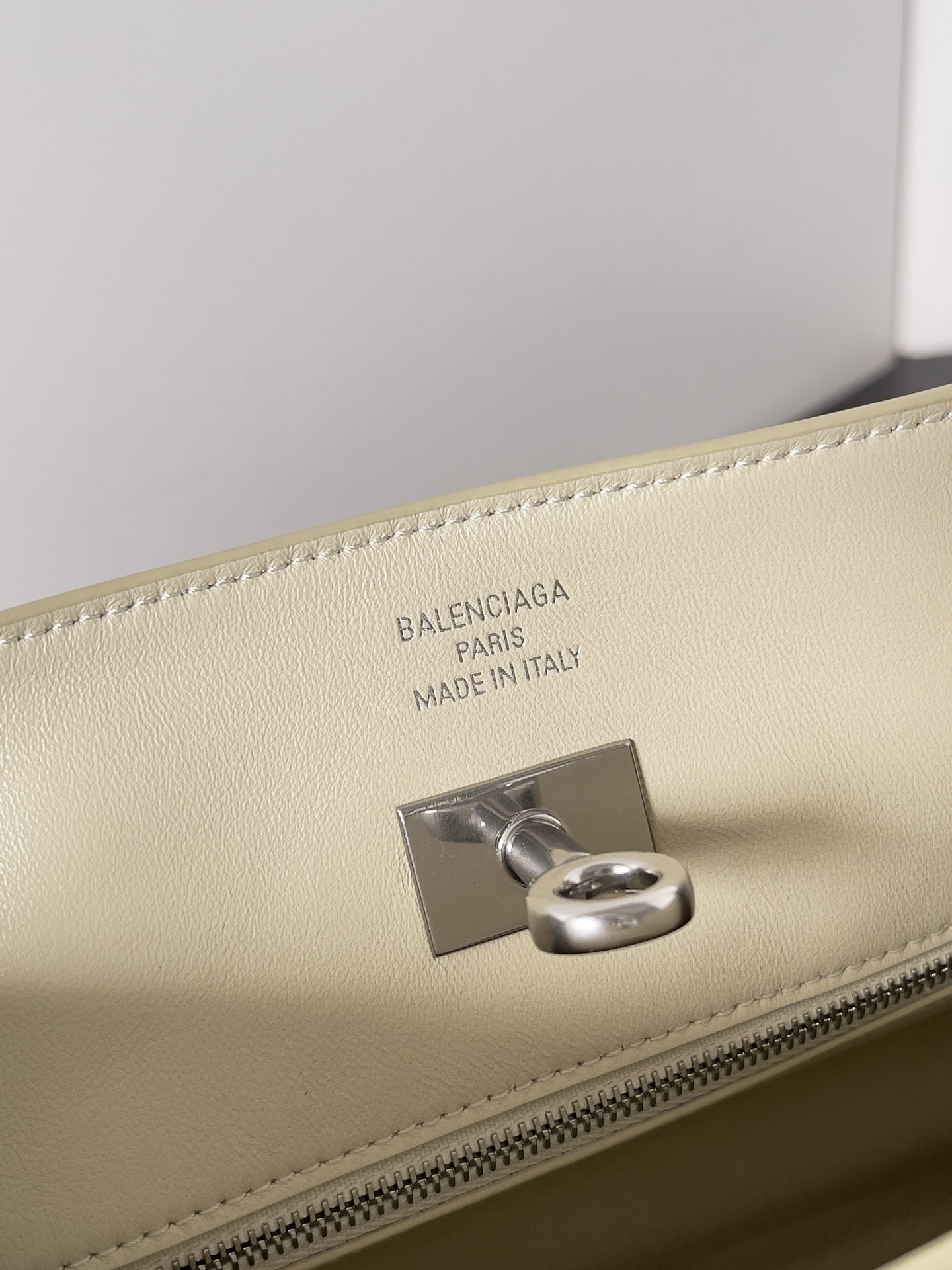 balenciaga カバンコピー 牛革 レザー 斜め掛けバッグ 柔軟 ハンドバッグ ホワイト_6
