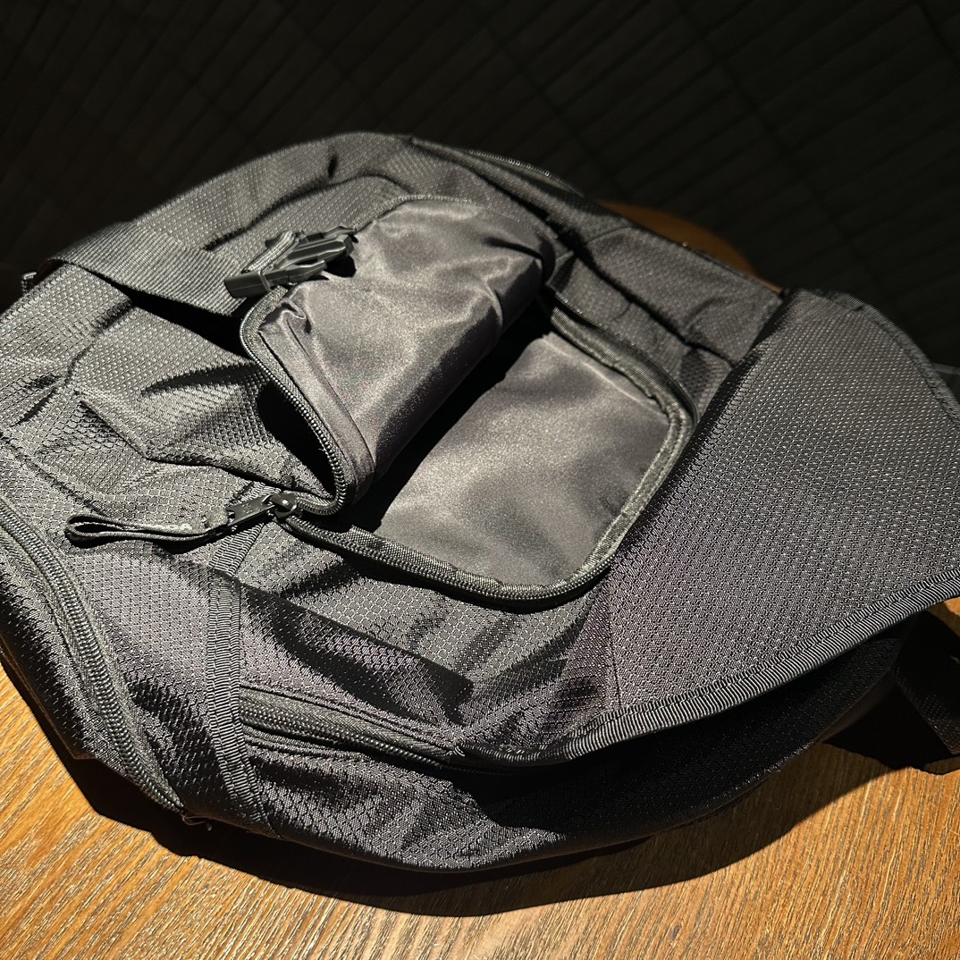ショルダー バッグ バレンシアガＮ級品 ナイロン  レザー 旅行 バックバッグ ブラック_9