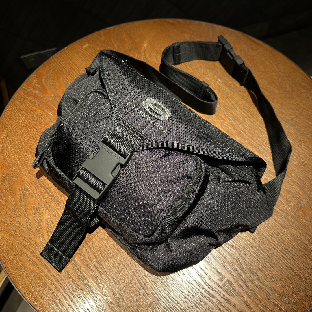 バレンシアガ バッグ 人気 レディースコピー ナイロン 腰バッグ レザー 斜め掛けバッグ ブラック_3
