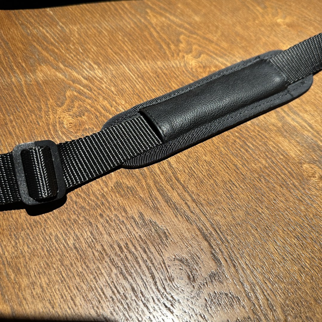 バレンシアガ バッグショルダー偽物 柔軟 ミニ 牛革 レザー 斜め掛けバッグ ブラック_9