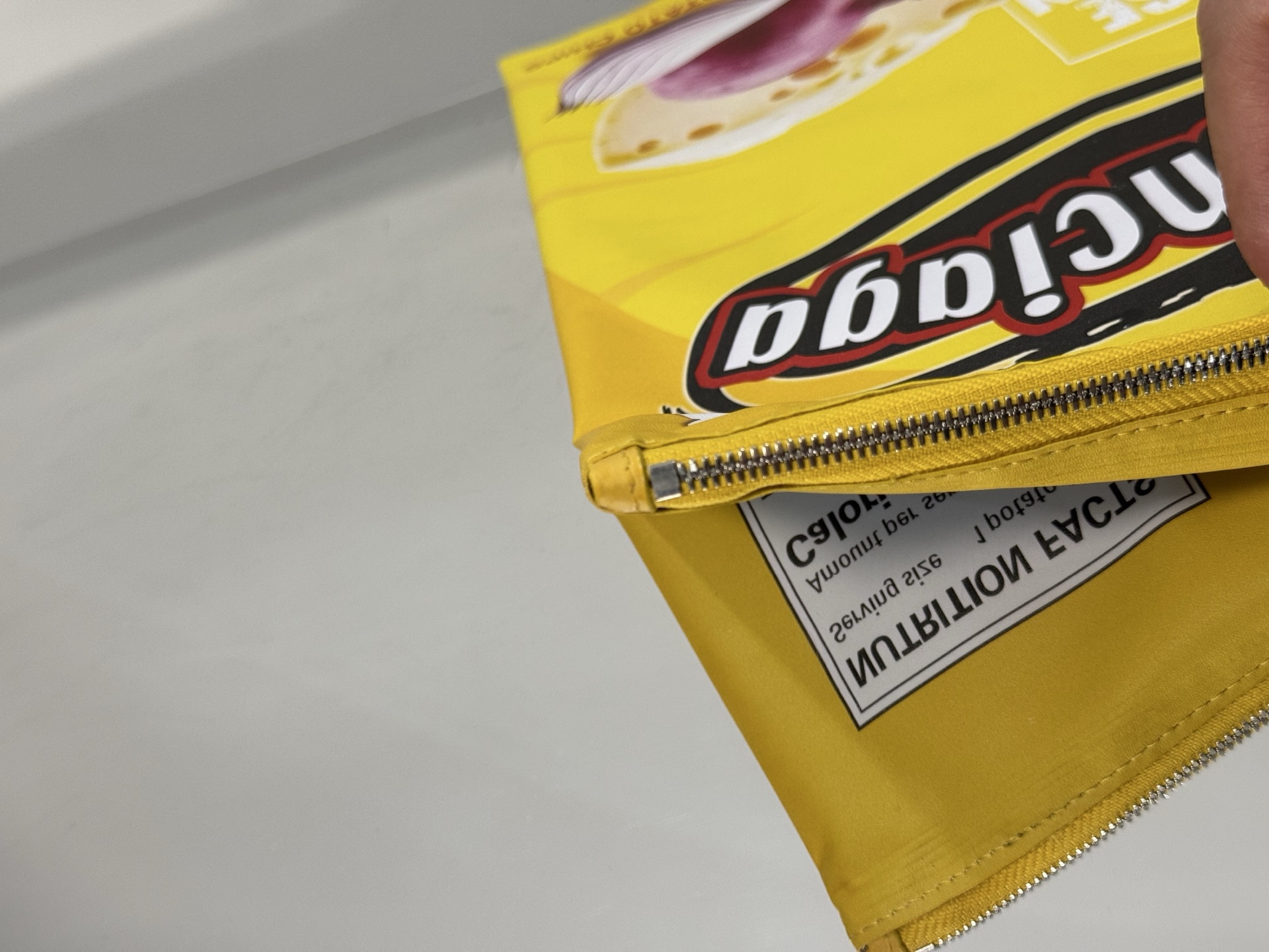 バレンシアガ ヘアピンコピー ポテトチップバッグ 柔軟 ファッション感 0001 イエロー_6