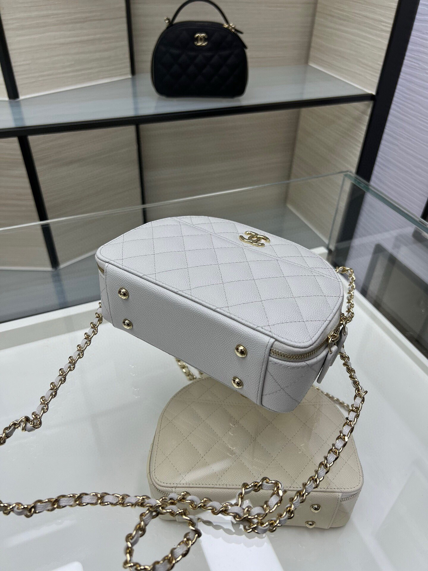 最新販売 シルバー シャネルバッグコピー ハンドバッグ 斜め掛け チェーン 牛革 優雅 AP4438Y ホワイト_4