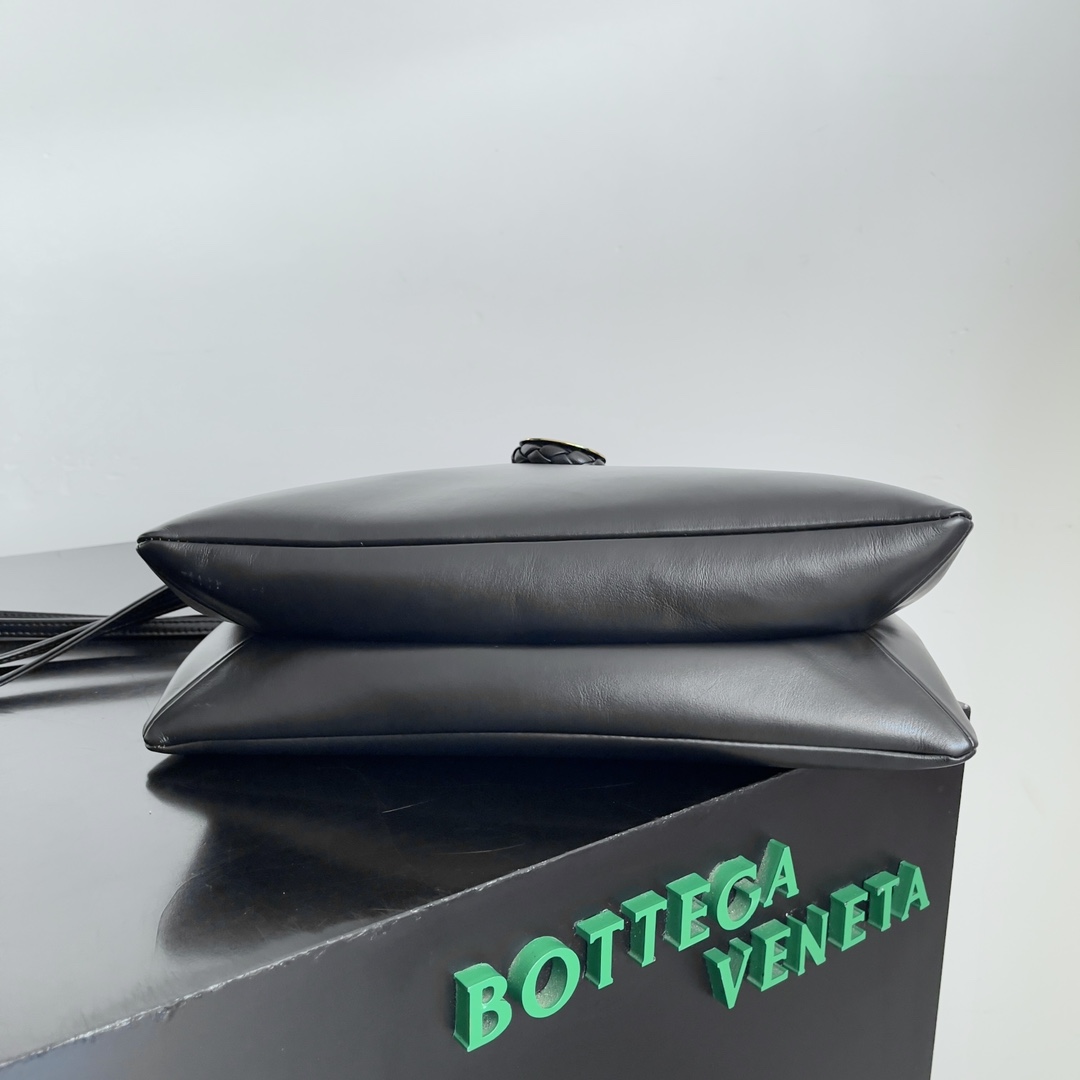人気流行品 ボッテガヴェネタ ナイロンバッグコピー ハンドバッグ 蛇縞 牛革 柔軟 806034 ブラック_3