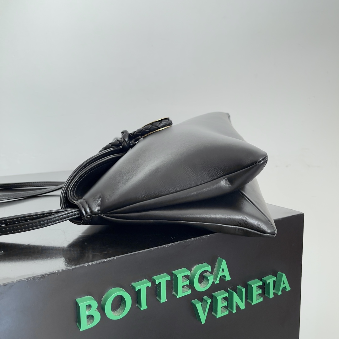 人気流行品 ボッテガヴェネタ ナイロンバッグコピー ハンドバッグ 蛇縞 牛革 柔軟 806034 ブラック_4