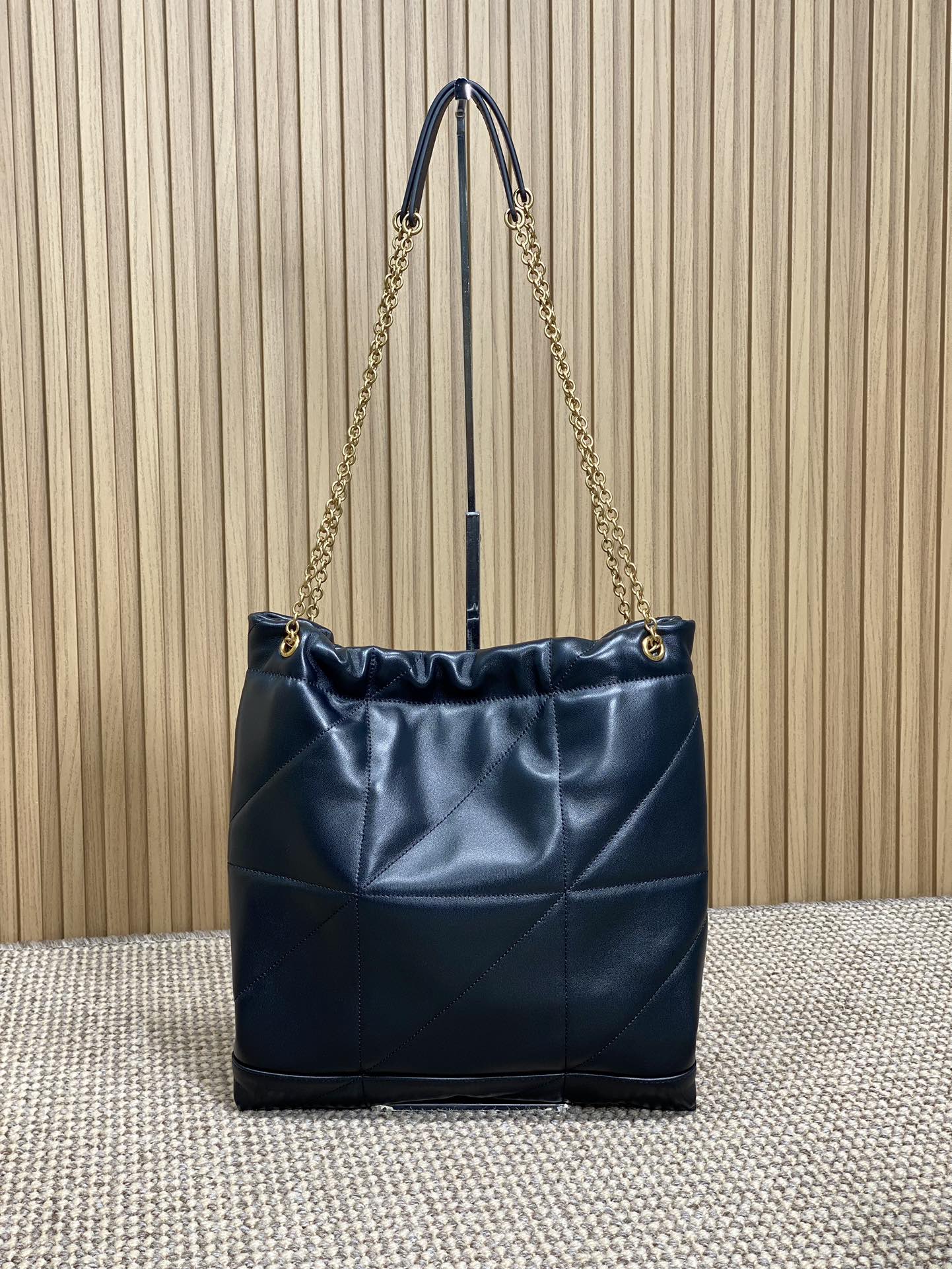 イブ サン ローラン バッグ偽物 斜め掛けバッグ 日常用 柔らかい 781666 ブラック_1