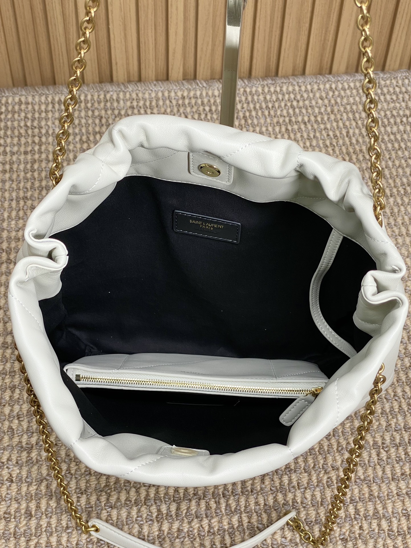 イブ サン ローラン バック偽物 レザー 斜め掛けバッグ 日常用 柔らかい 781666 ホワイト_9