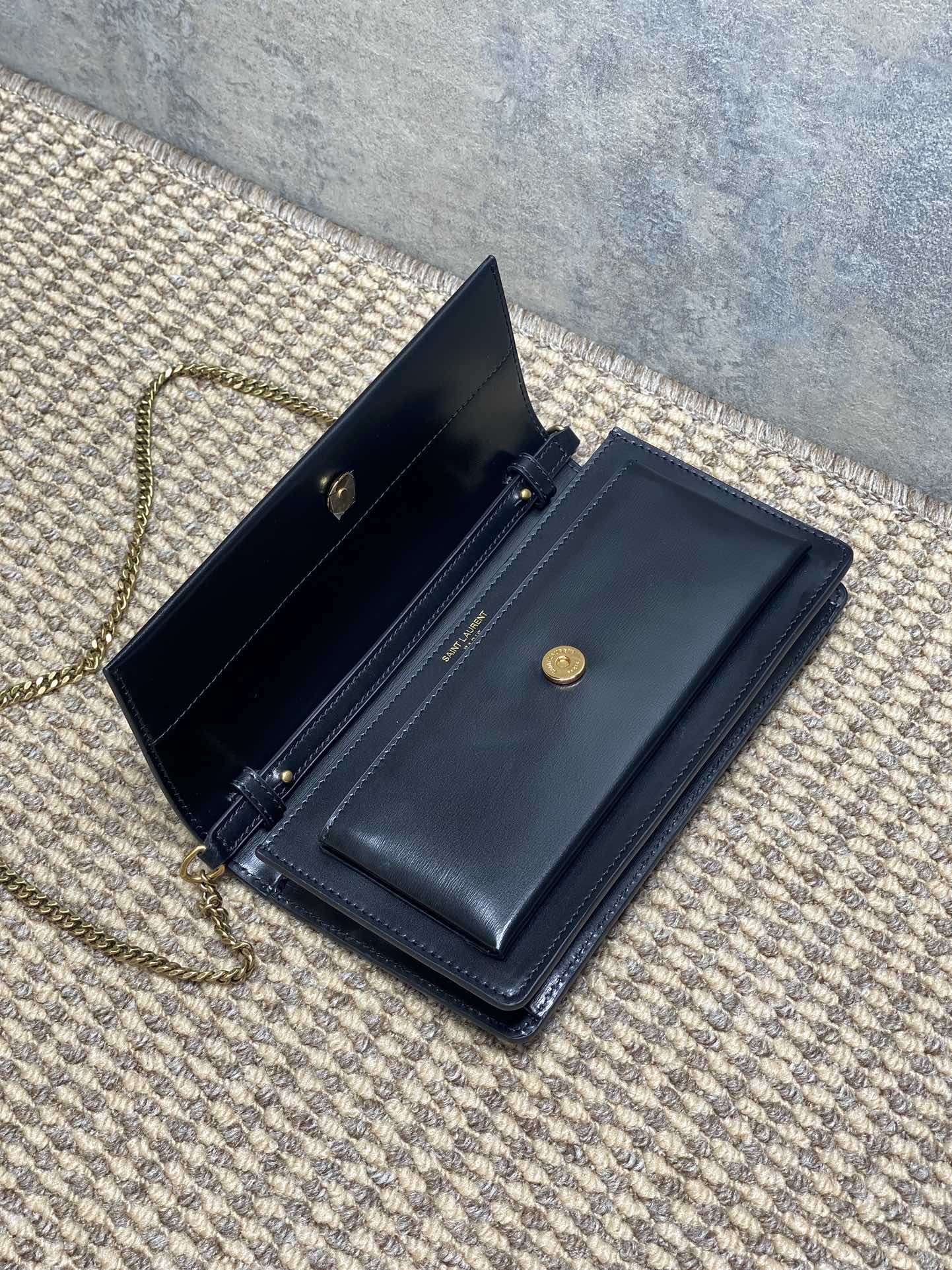 サン ローラン バックコピー レザー 斜め掛けバッグ チェーンバッグ 本革 810997 ブラック_3