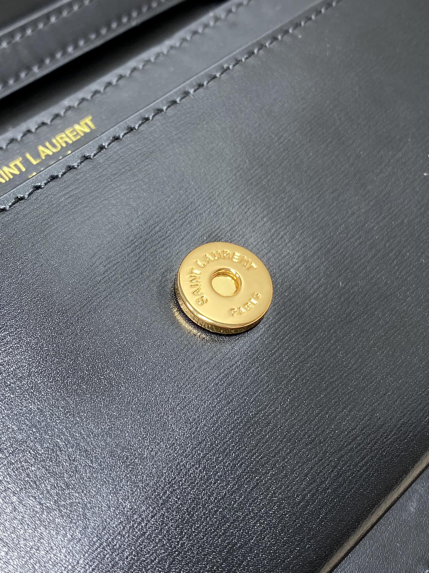 サン ローラン バックコピー レザー 斜め掛けバッグ チェーンバッグ 本革 810997 ブラック_6