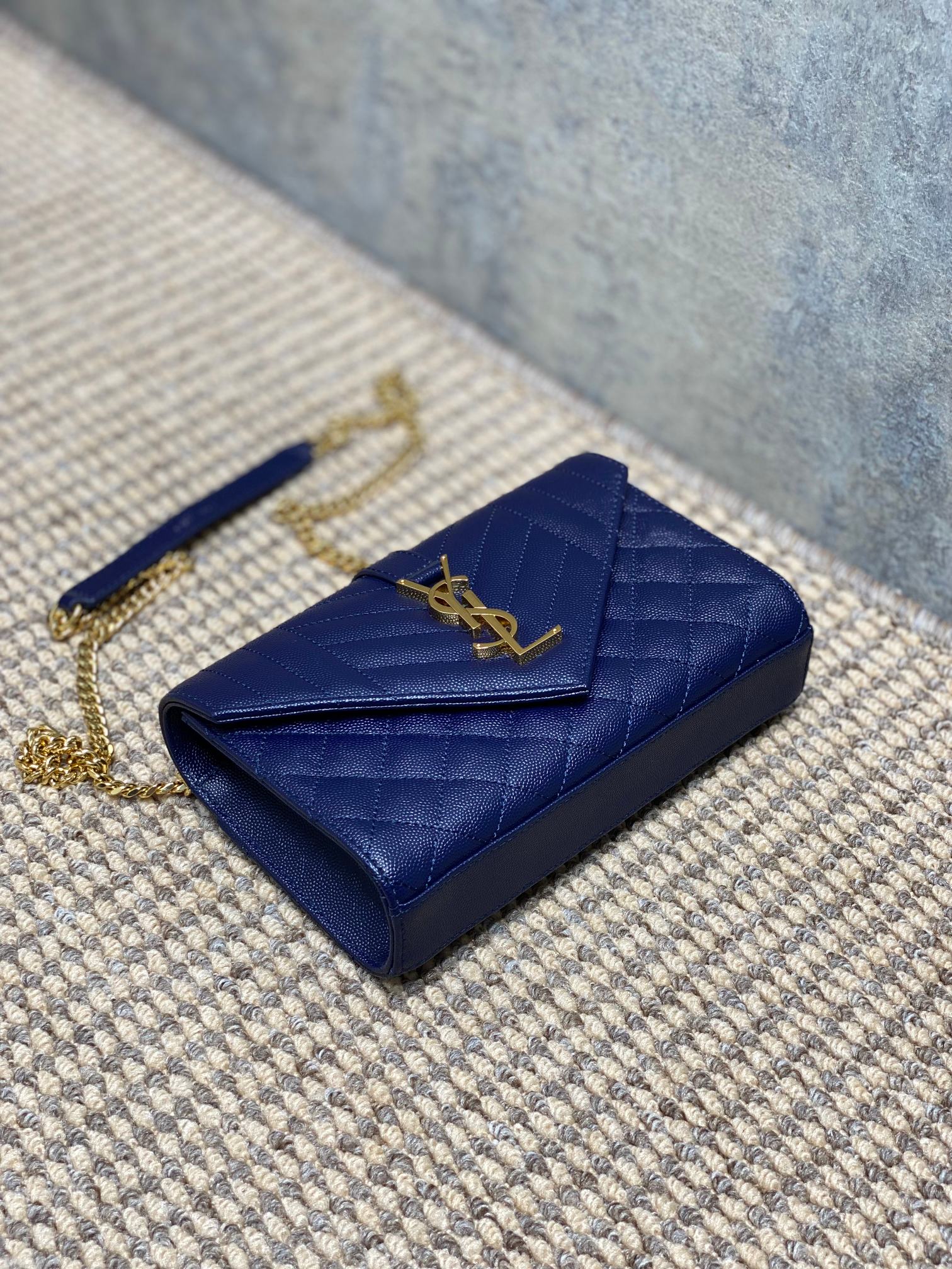 大得価のサン ローラン かご バッグコピー 斜め掛け YSL チェーンバッグ 本革 392745 ブルー_4