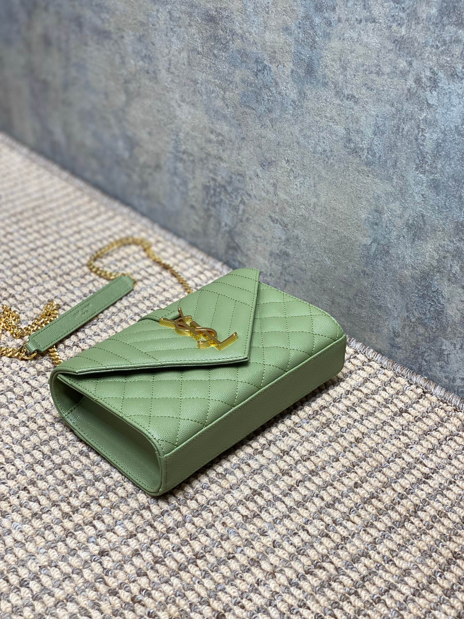 サン ローラン ビジネス バッグコピー 斜め掛け YSL チェーンバッグ 本革 392745 グリーン_3