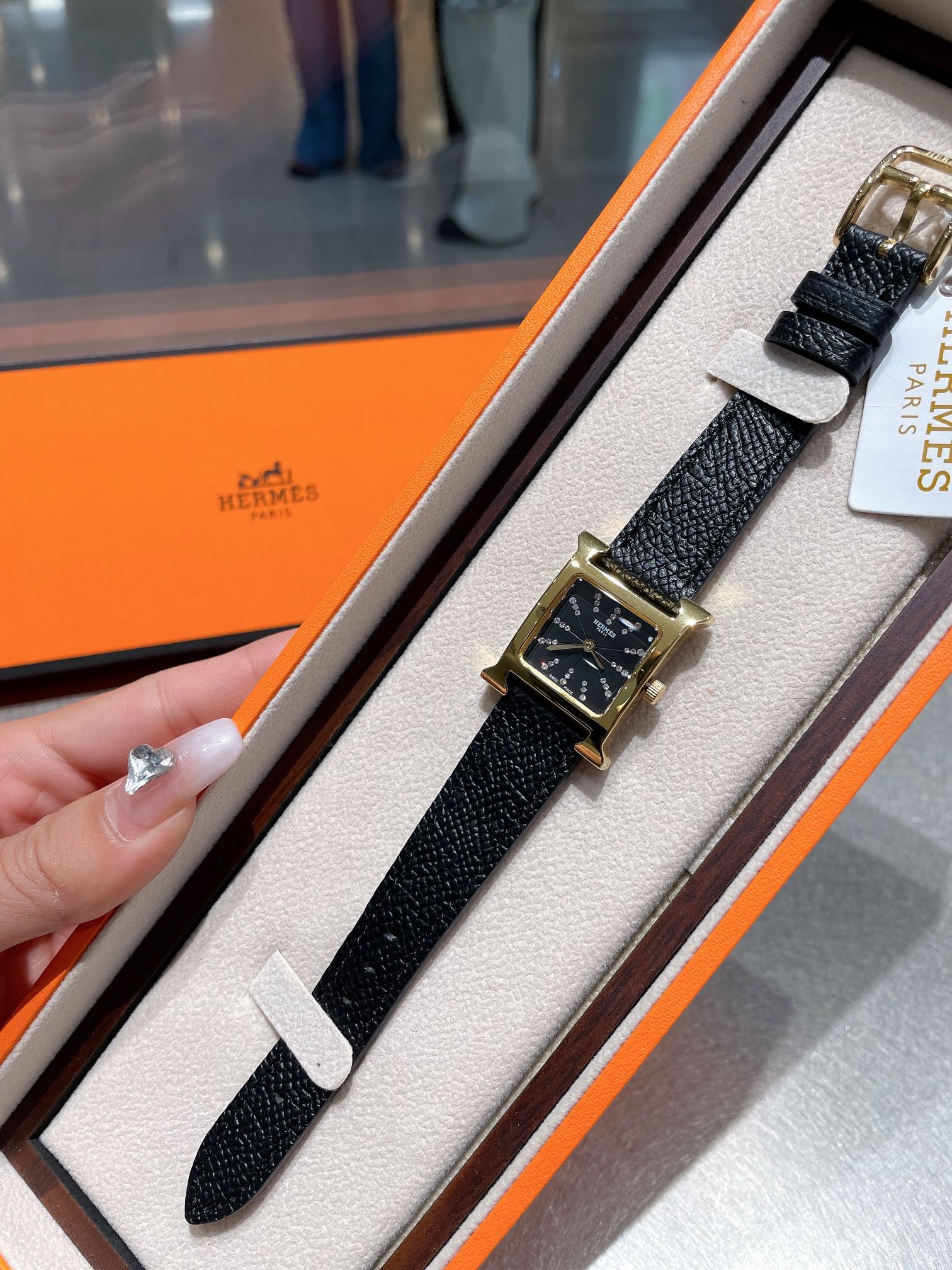 2025年のお買い得品 エルメス時計価格コピー 牛革 優雅 ウォッチ 腕時計 ブラック_3