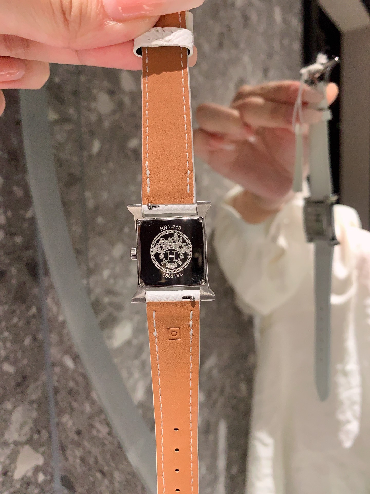 爆買いできる エルメス時計 買え ないコピー シンプル 牛革 優雅 H形ケース ウォッチ 腕時計 ホワイト_3