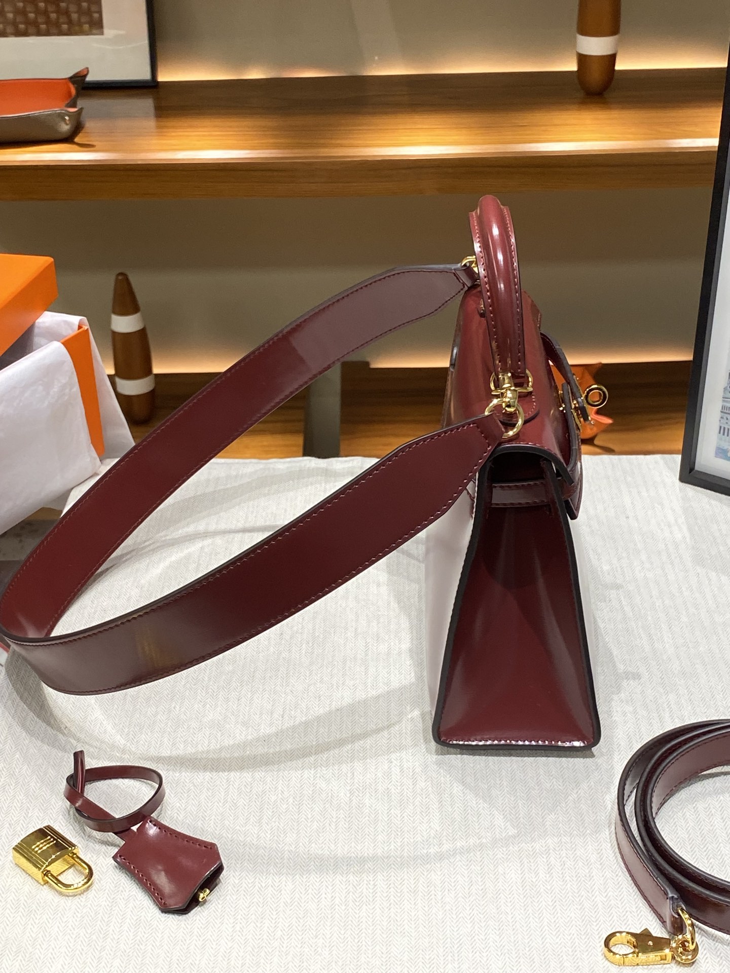 一番安い エルメスバッグ 購入方法スーパーコピー 斜め掛けバッグ 優雅 通勤 レザー レッド_5