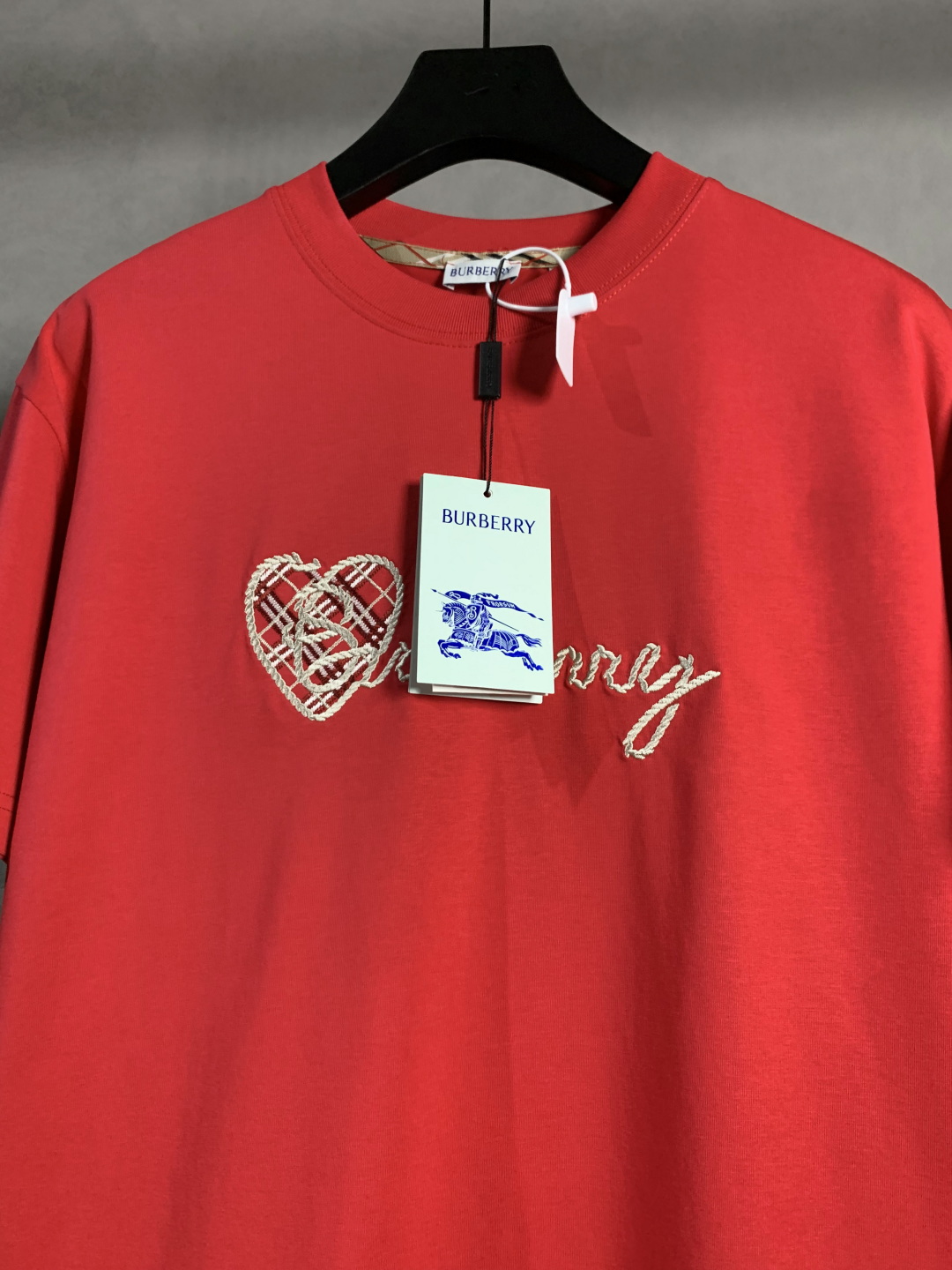 burberry t シャツ メンズスーパーコピー ゆったり トップス 短袖 純綿 ハート レッド_2