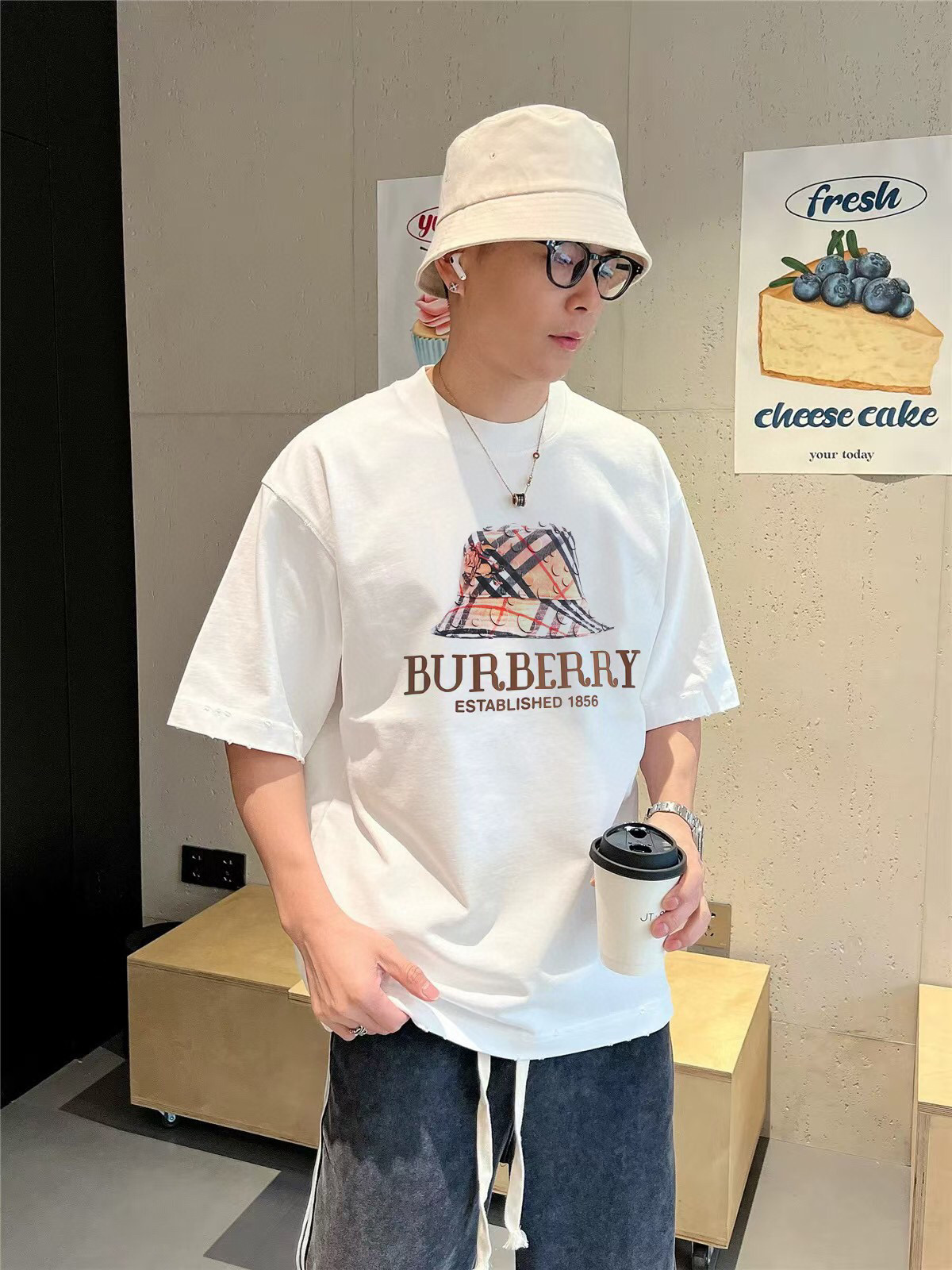 burberry メンズ t シャツ偽物 ゆったり トップス 短袖 純綿 プリント 男女兼用 ホワイト_1