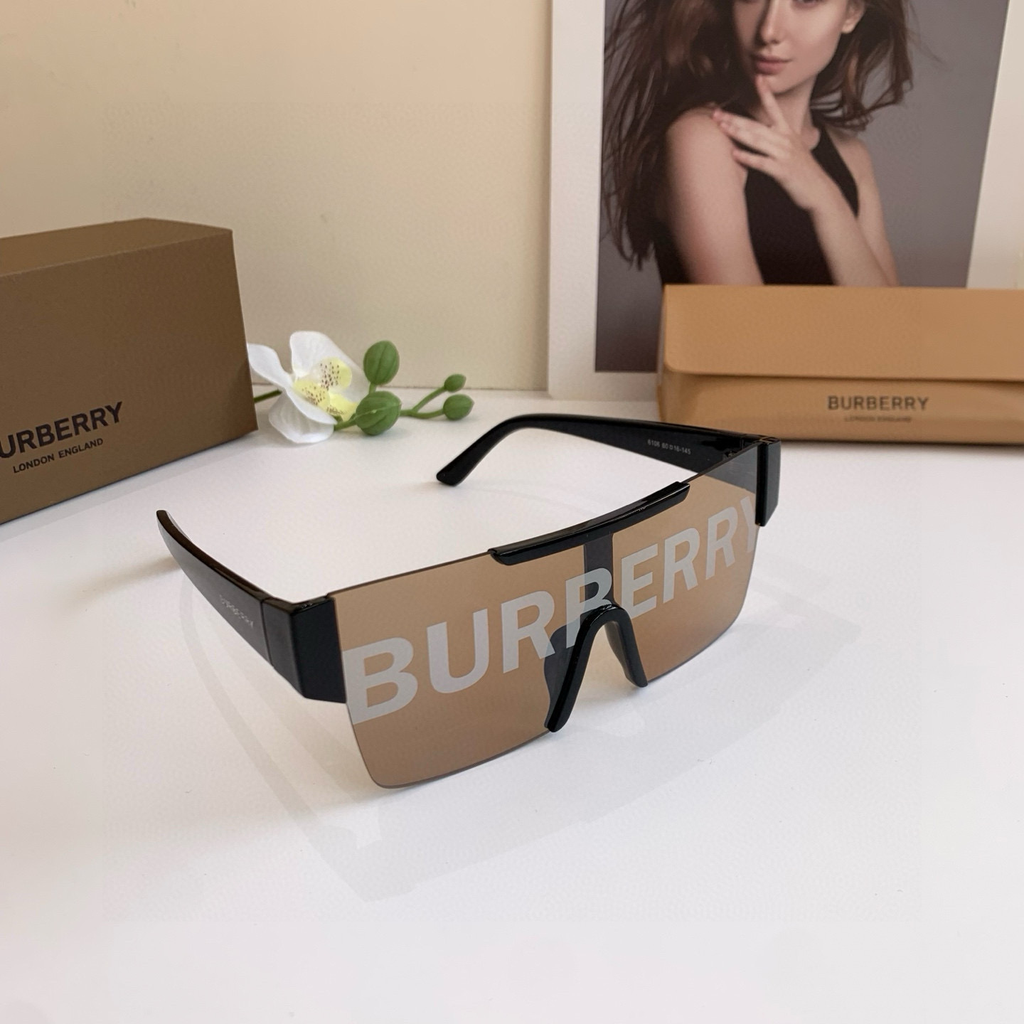 burberryサングラスコピー カジュアル 日焼け止め 眼鏡 男女兼用 ブラウン_4