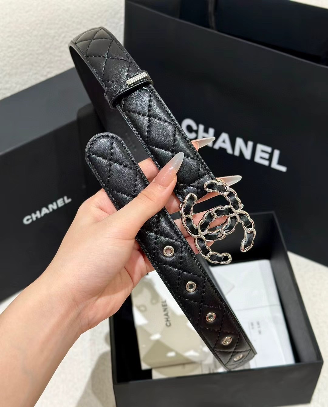 シャネルベルトサイズ偽物 レザー 本革 女性 ファッション感 幅30ｍｍ シルバーバックル ブラック_4