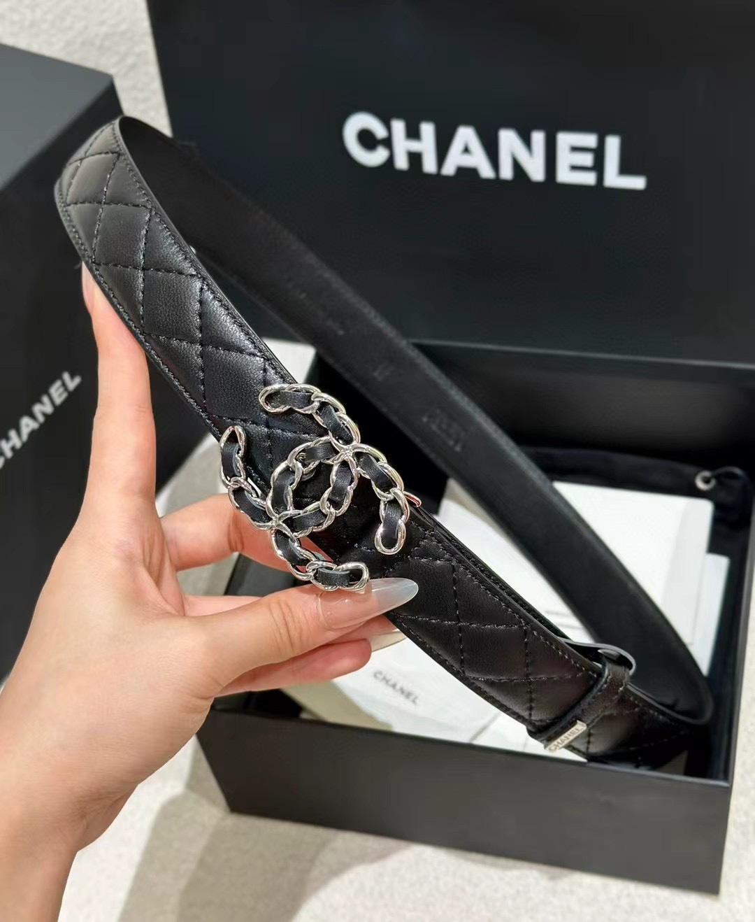シャネルベルトサイズ偽物 レザー 本革 女性 ファッション感 幅30ｍｍ シルバーバックル ブラック_5