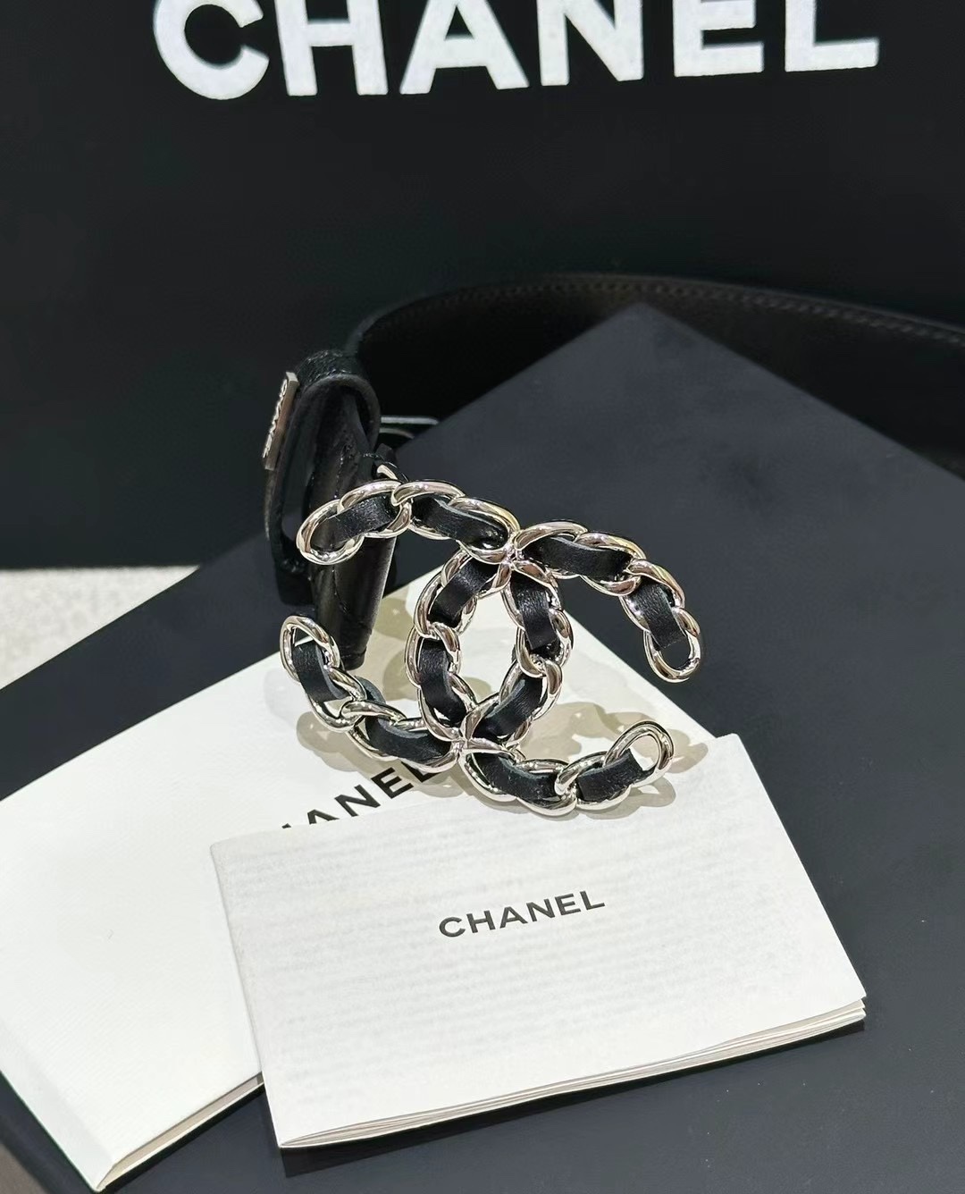 シャネルベルトサイズ偽物 レザー 本革 女性 ファッション感 幅30ｍｍ シルバーバックル ブラック_7