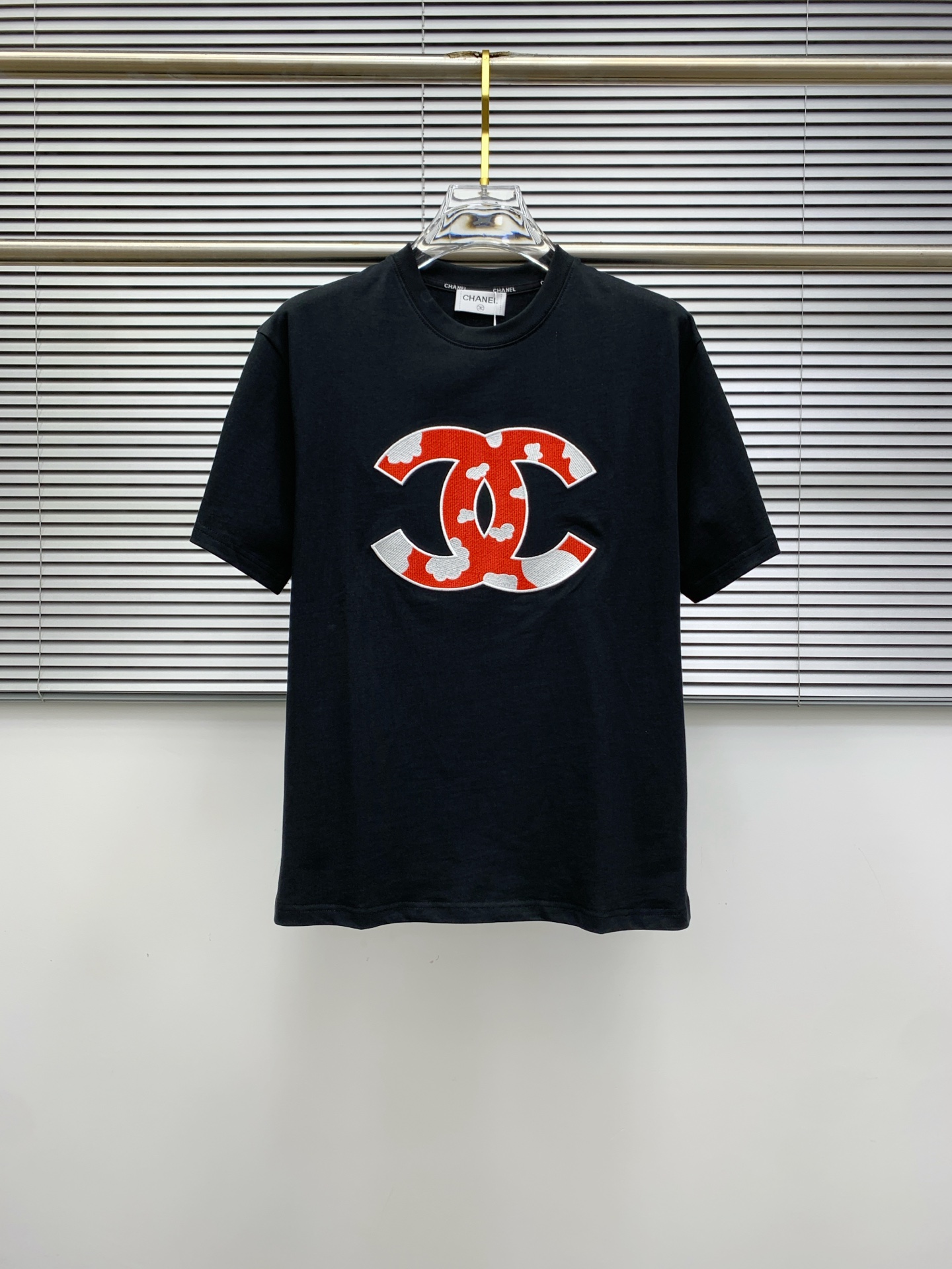 シャネル ティー シャツ偽物 トップス 短袖 プリント 純綿Ｔシャツ 柔らかい ブラック_1