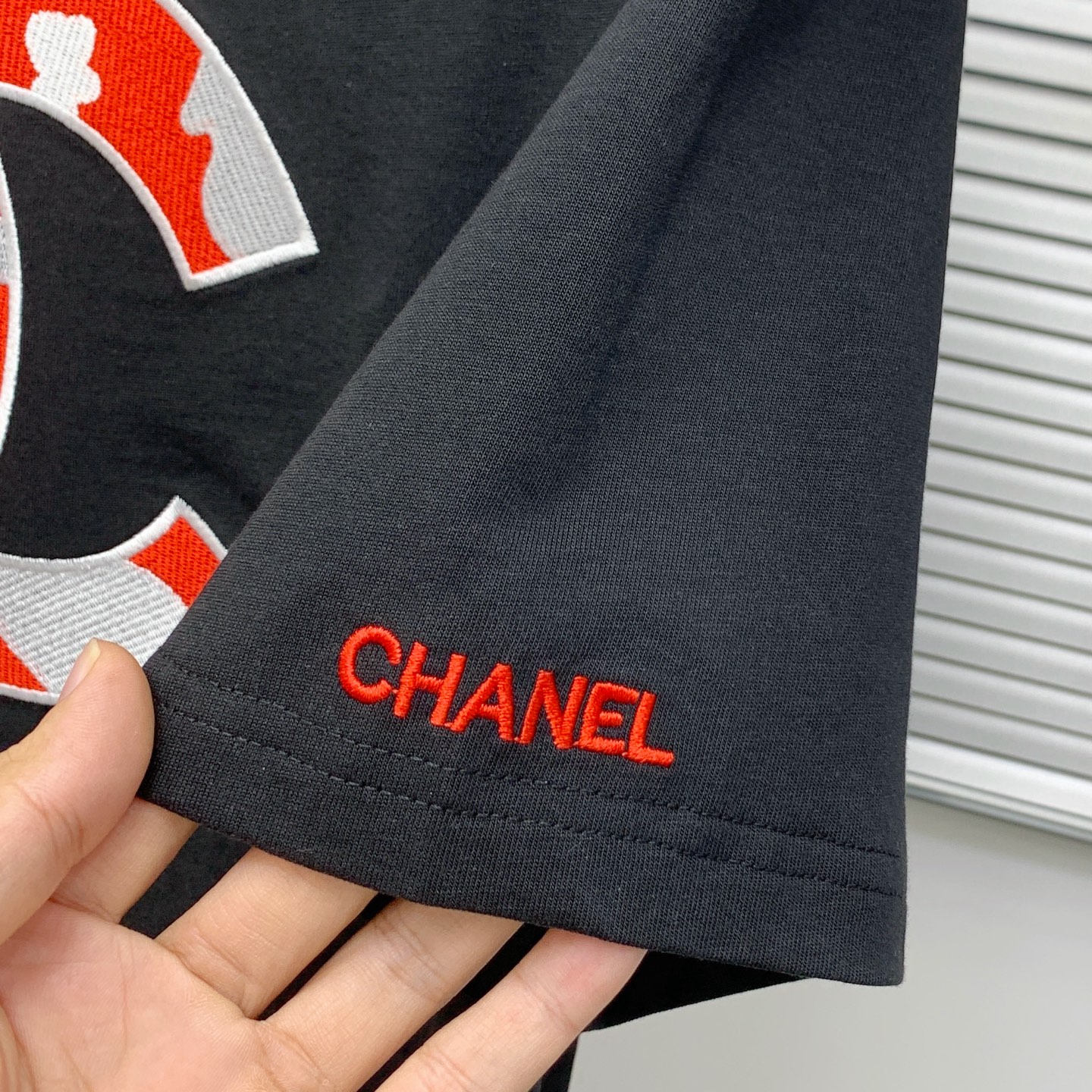 シャネル ティー シャツ偽物 トップス 短袖 プリント 純綿Ｔシャツ 柔らかい ブラック_5