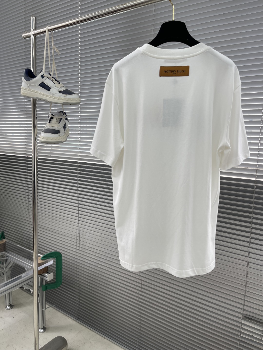 メンズ ルイヴィトンtシャツスーパーコピー 純綿 トップス 虹 プリント 半袖 シンプル ホワイト_2