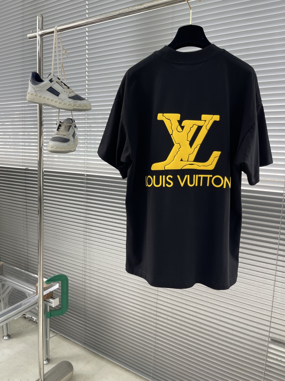 夏新作 ルイヴィトンtシャツヤフオク偽物 純綿 トップス ロゴプリント 半袖 ブラック_2