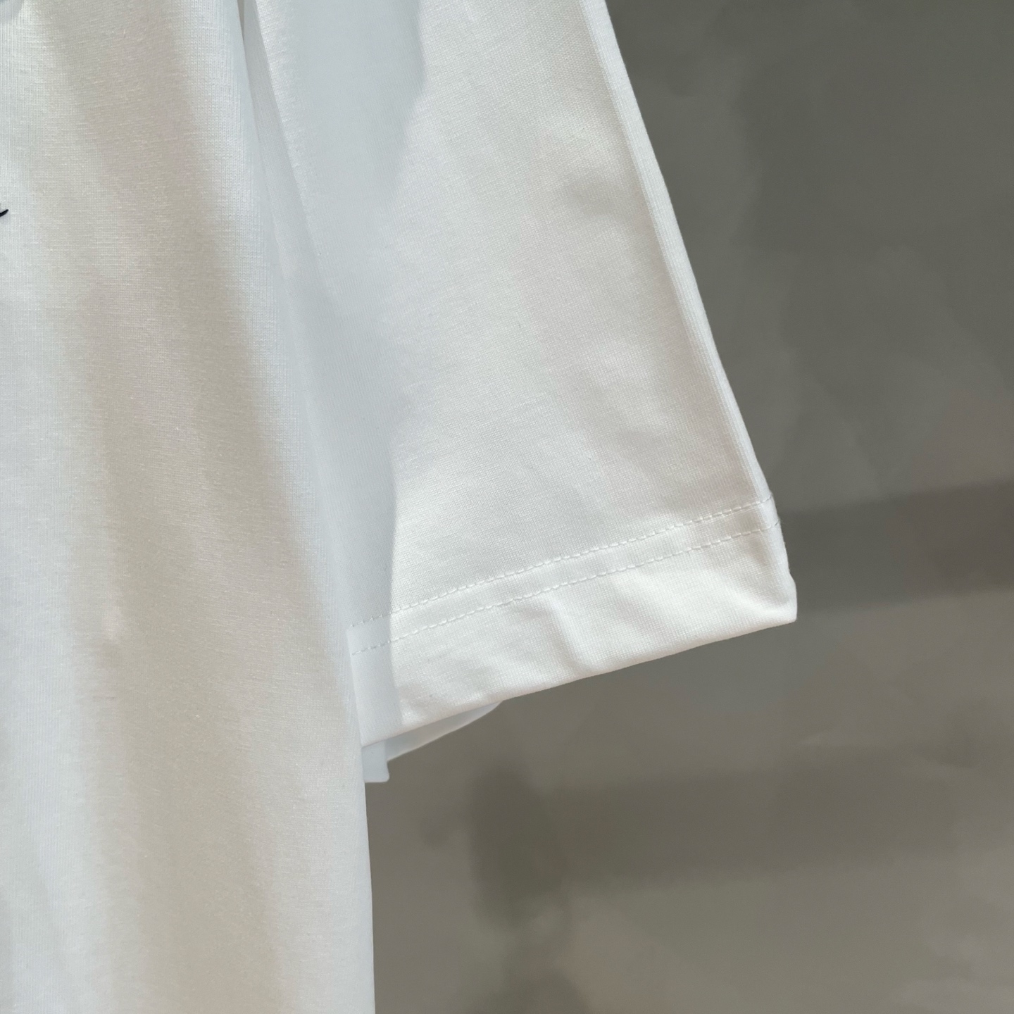 大販売 ルイヴィトンtシャツ公式コピー 純綿 トップス ロゴプリント 半袖 ゆったり ホワイト_3