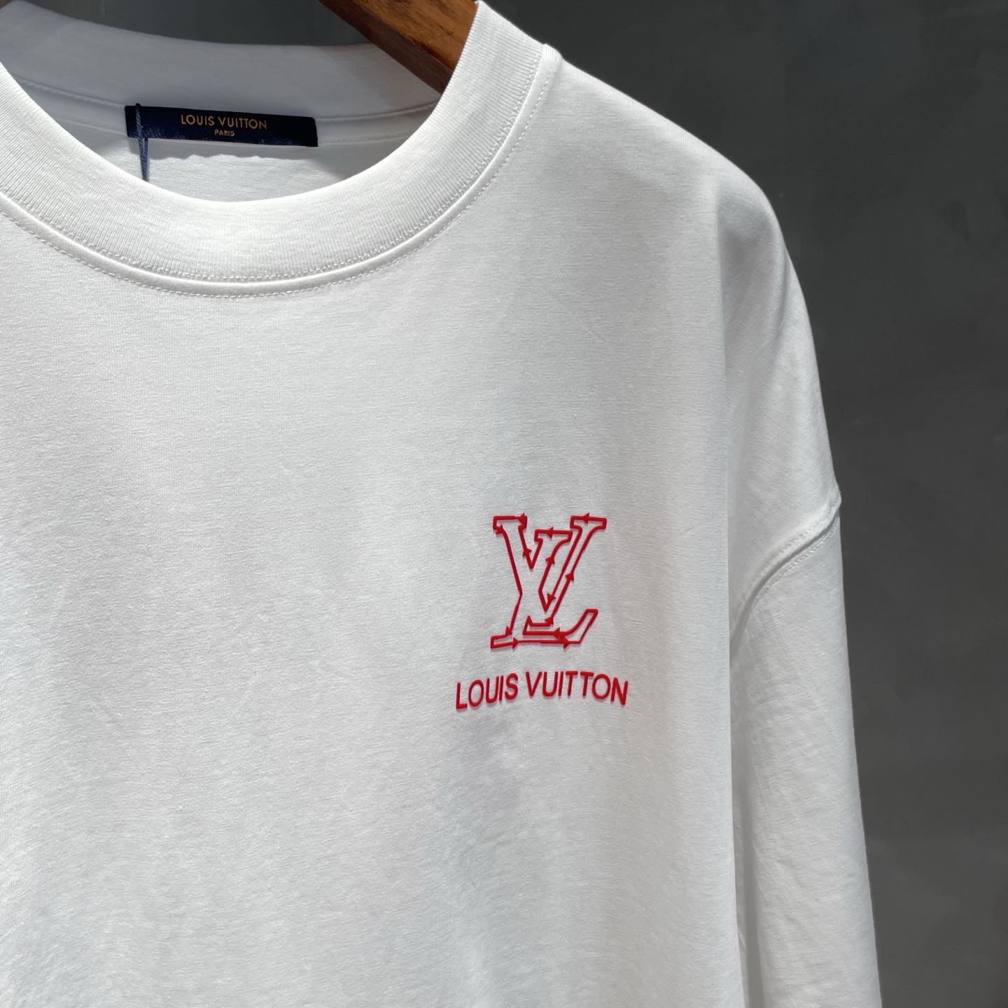 最新到着‼メンズ ルイヴィトン tシャツ偽物 純綿 トップス プリント 短袖 男女兼用 ホワイト_2