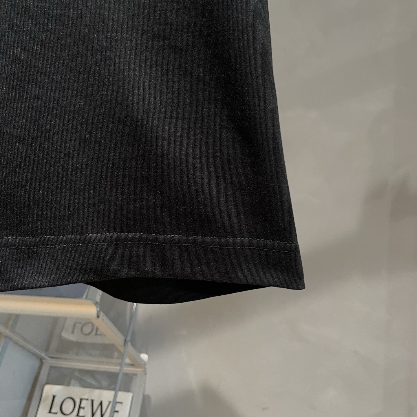 びっくりした価格 ヴィトンのtシャツコピー 純綿 トップス プリント 短袖 男女兼用 ブラック_5