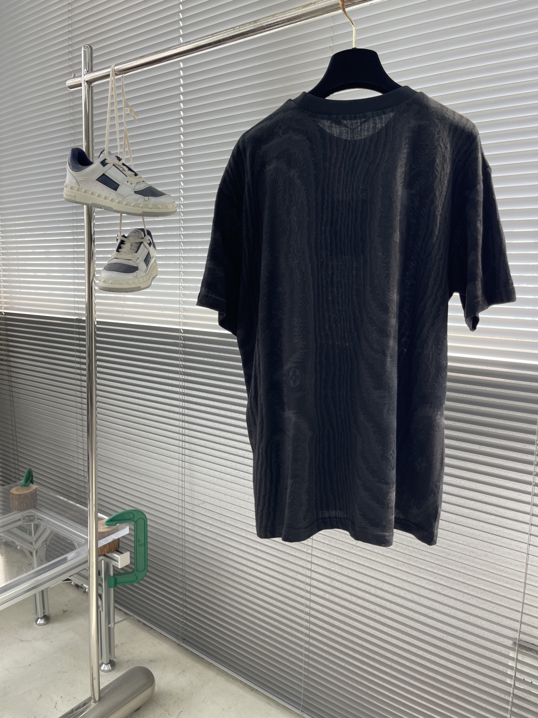 人気流行品 ヴィトン ミッキー tシャツスーパーコピー 純綿 トップス プリント 短袖 ブラック_1