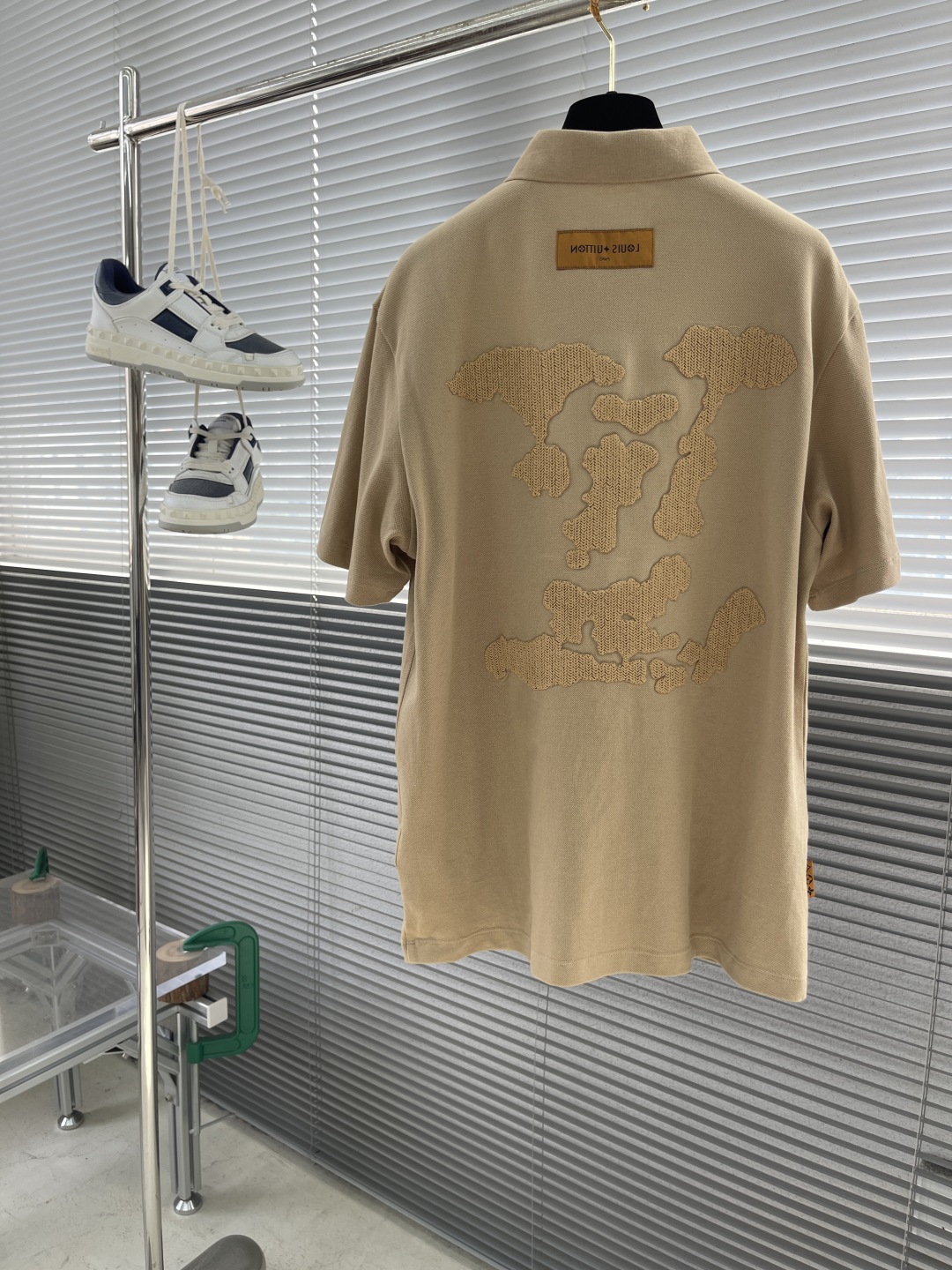 ルイヴィトントップスーパーコピー ポロシャツ トップス ハンサム 純綿 ゆったり ベージュ色_2