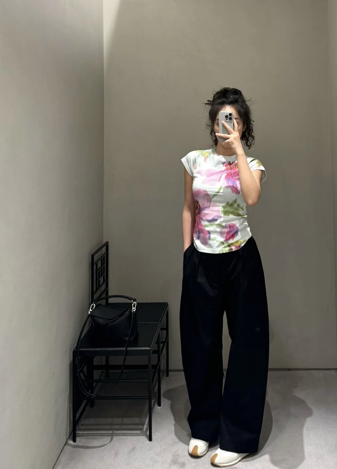 ロエベtシャツ 偽物 見分け方偽物 トップス 半袖 プリント シンプル 優雅 ホワイト_1