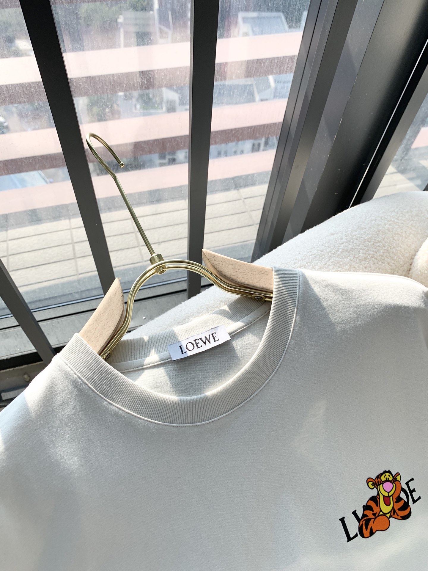 ロエベtシャツ 安いスーパーコピー ゆったり 純綿 通気性いい トップス 短袖 プリント 2色可選_3