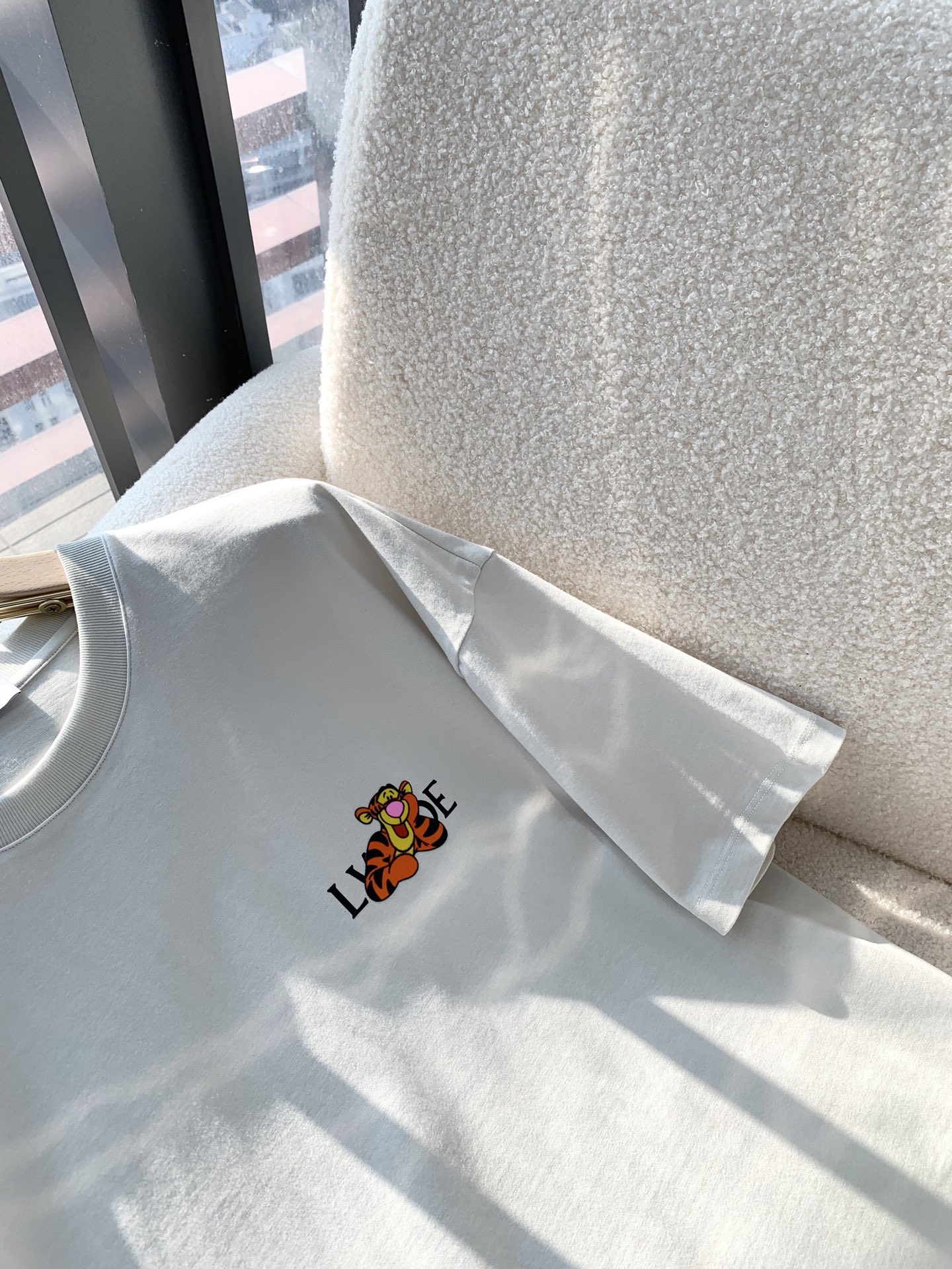 ロエベtシャツ 安いスーパーコピー ゆったり 純綿 通気性いい トップス 短袖 プリント 2色可選_5