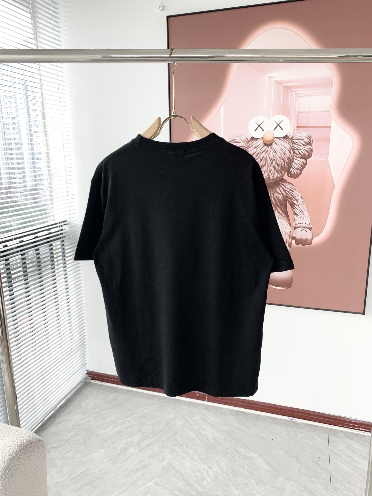 個性的なロエベtシャツ サイズ偽物 ゆったり 純綿 通気性いい トップス 短袖 プリント_3