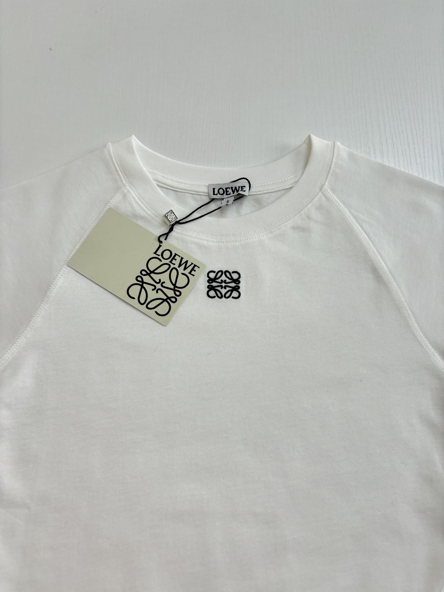 人気流行品 ロエベ tシャツ 値段コピー 純綿 プリント トップス 柔軟 レディース ホワイト_3