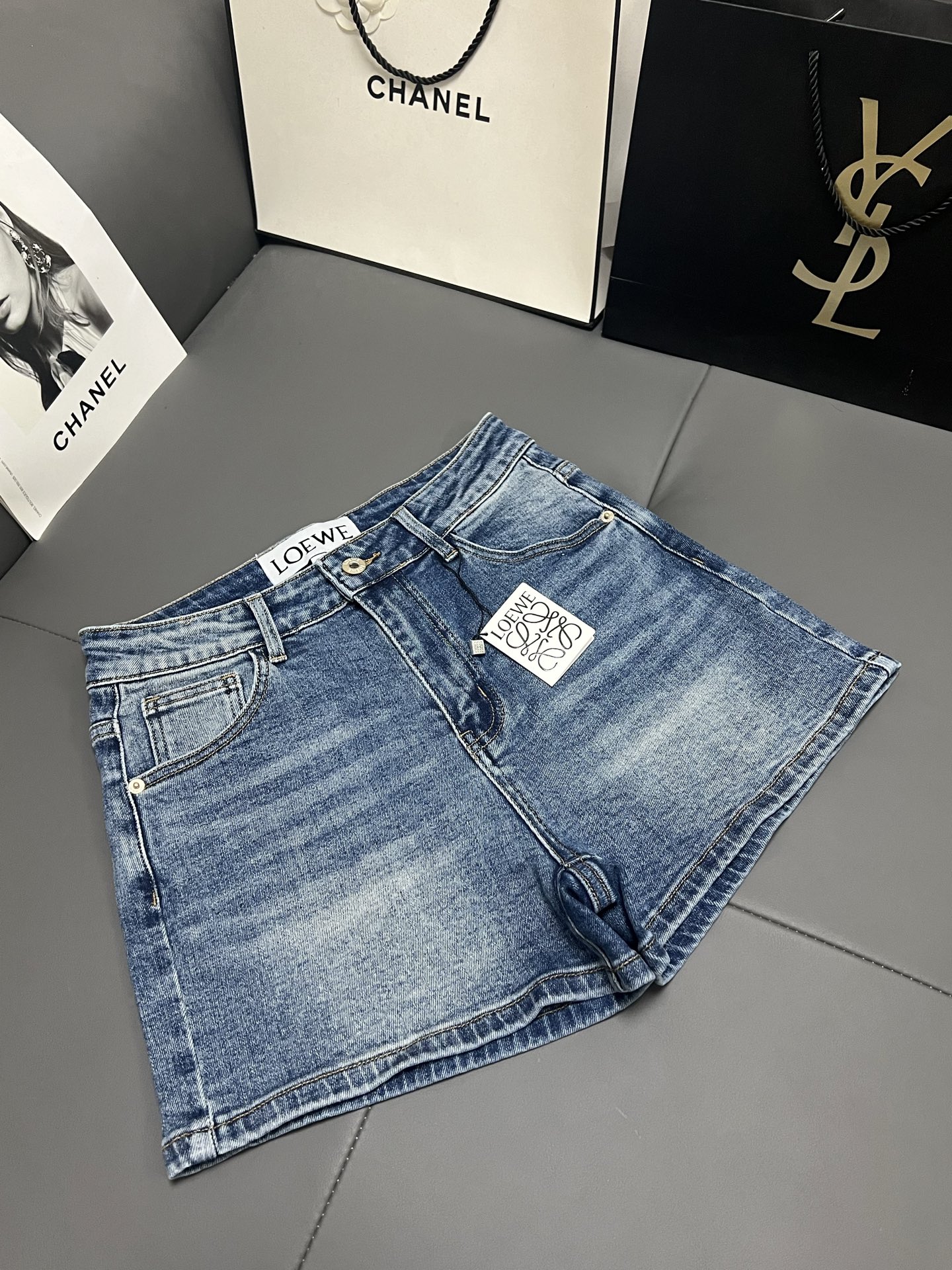 ロエベ パンツ レディ偽物 デニム ジーンズ ショットパンツ ロゴプリント ブルー_2