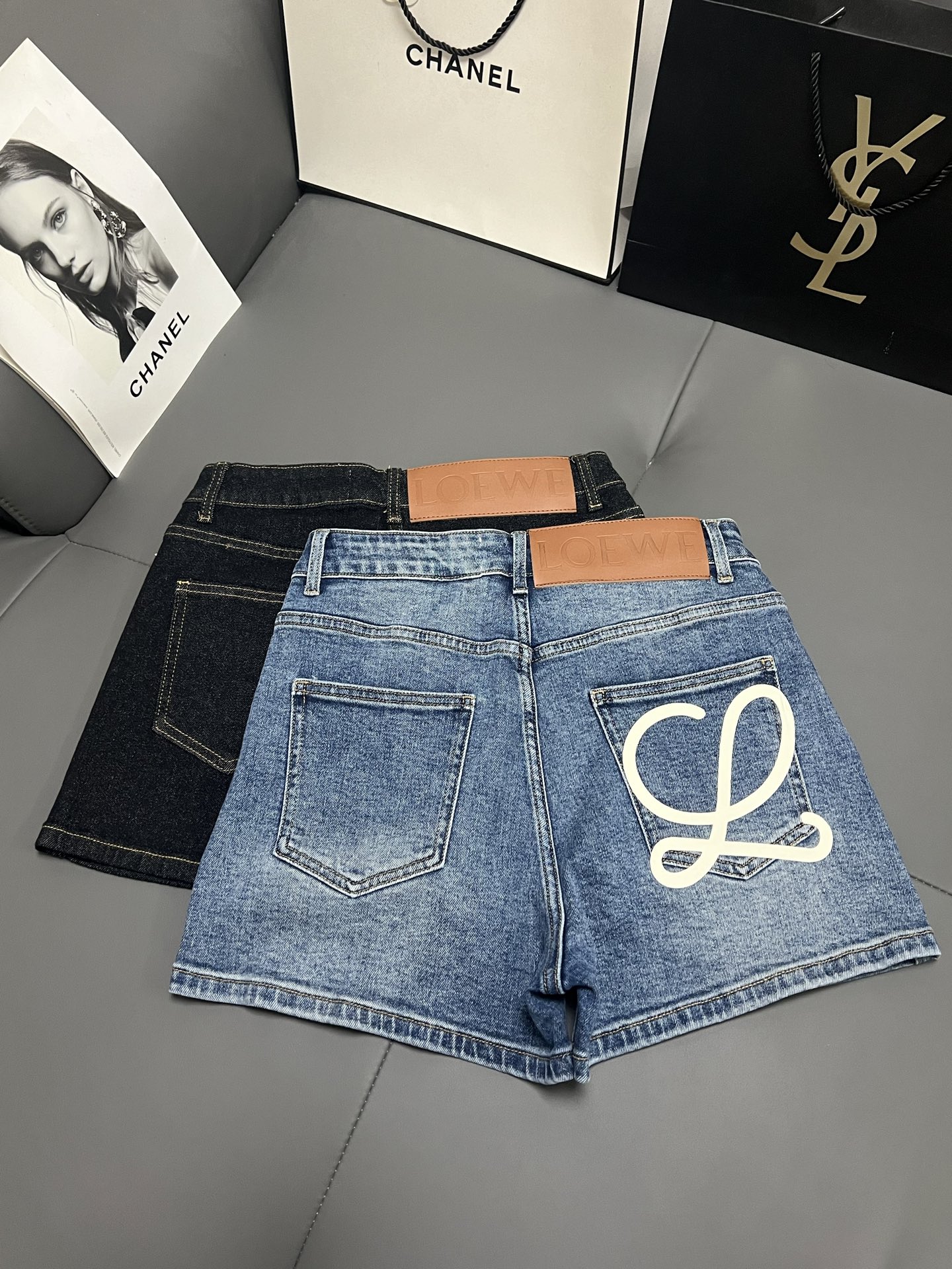 ロエベ パンツ レディ偽物 デニム ジーンズ ショットパンツ ロゴプリント ブルー_3