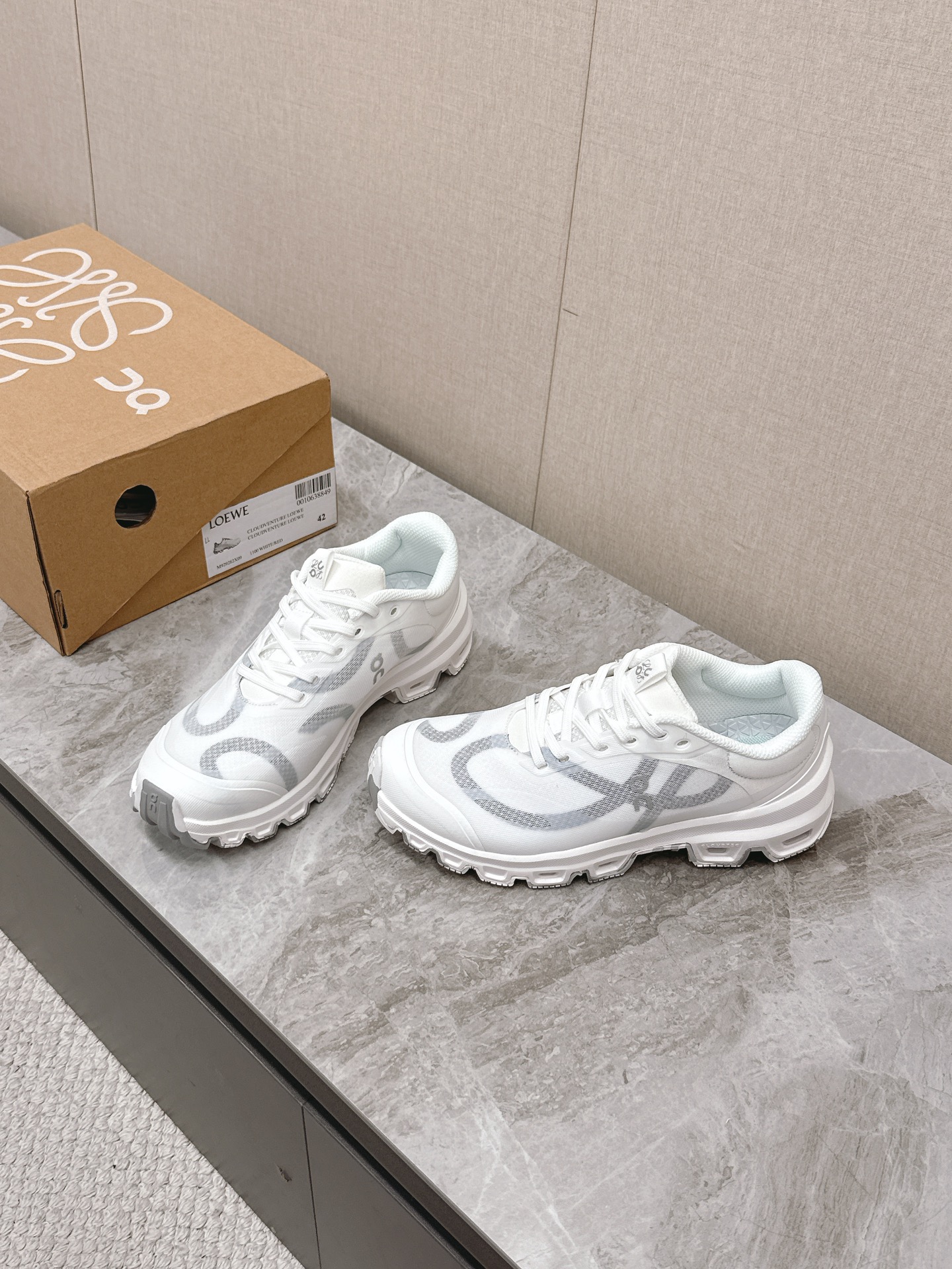 loewe スニーカー レディース偽物 カップル 運動 カジュアルシューズ  ランニング ホワイト_5