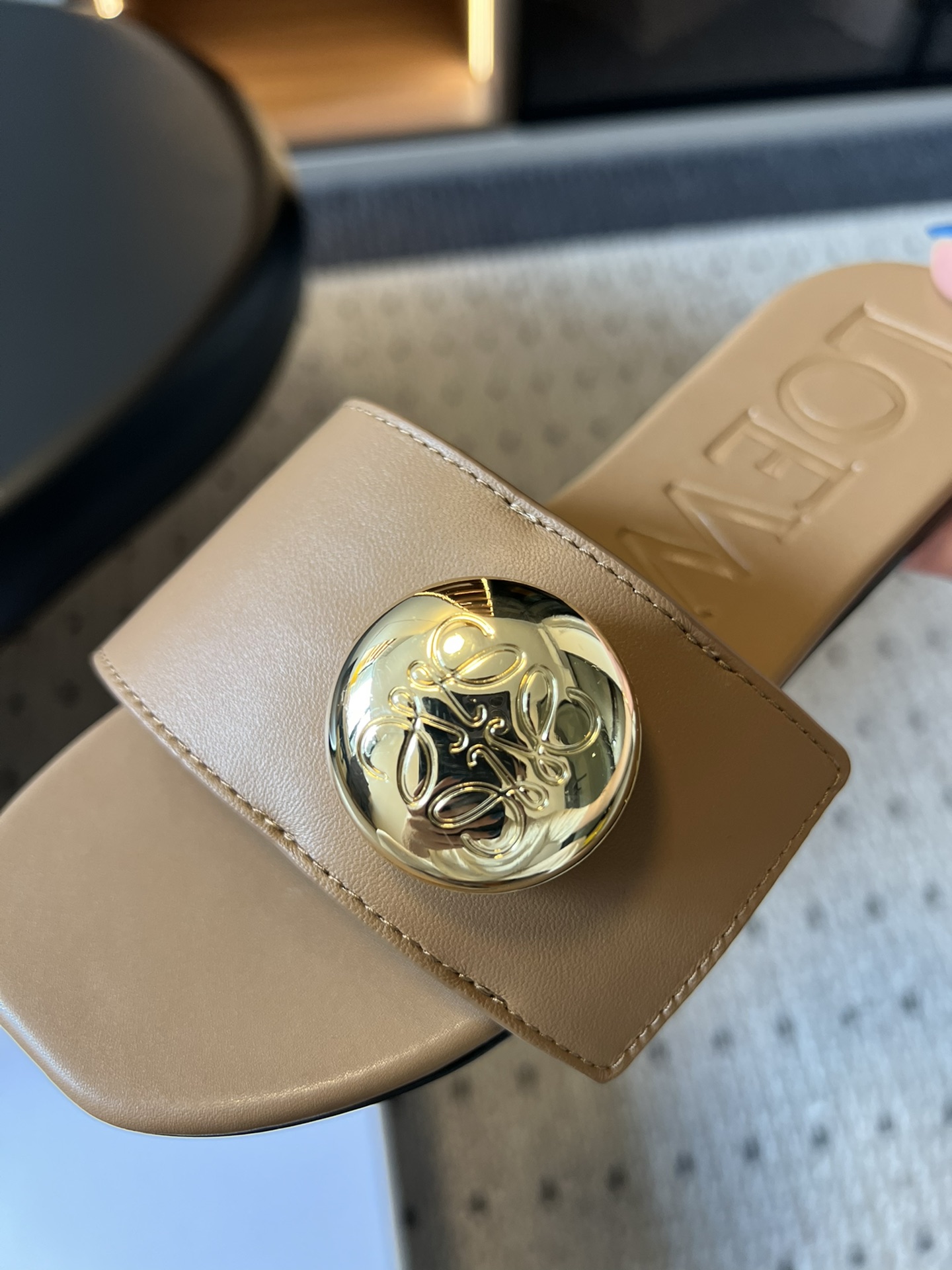 ロエベ ゲート サンダルコピー 上質商品 スリッパ 柔軟 優雅レディ ベージュ色_5