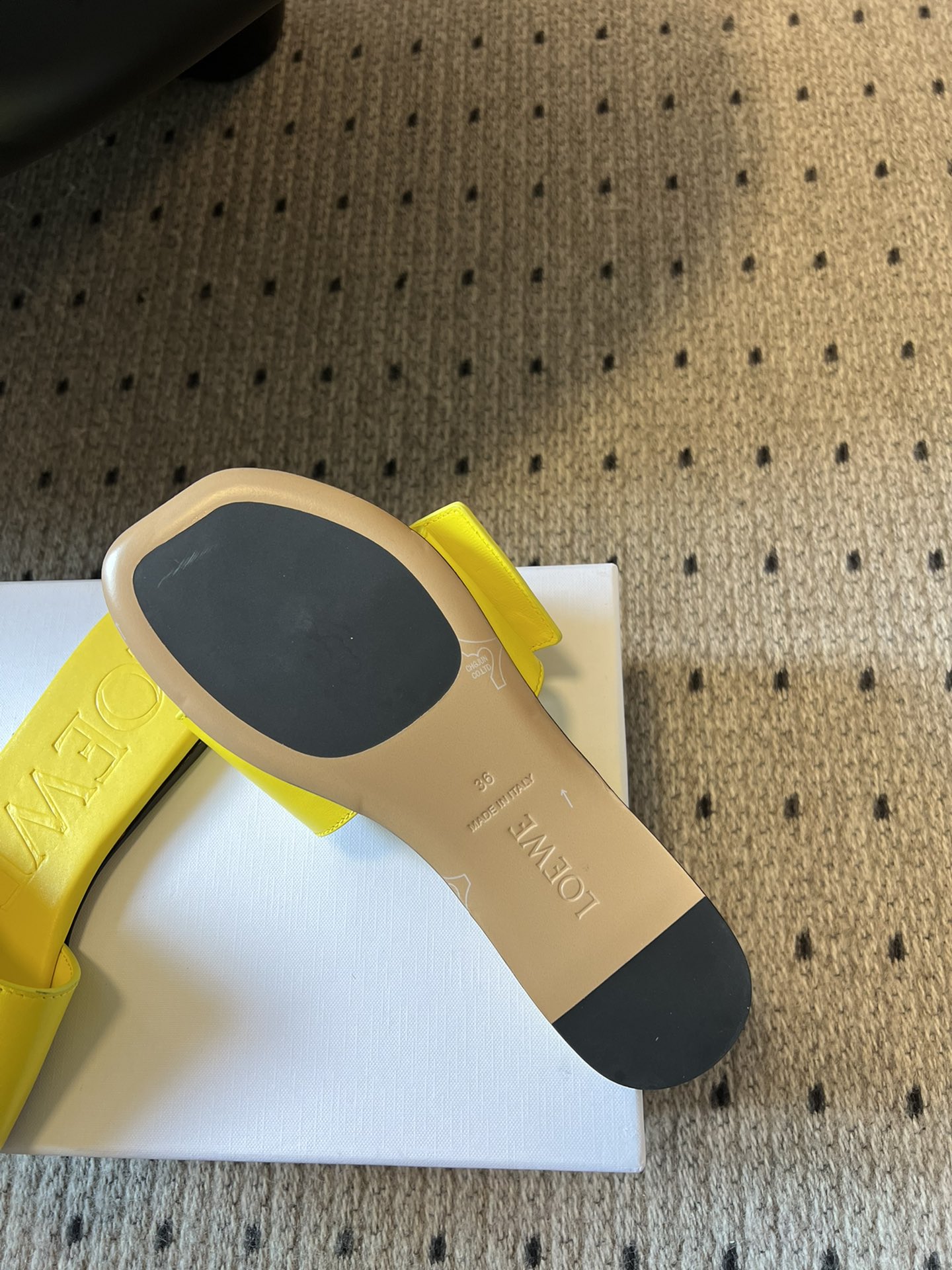 ロエベ サンダル アウトレットＮ級品 上質商品 スリッパ 柔軟 優雅レディ イエロー_7