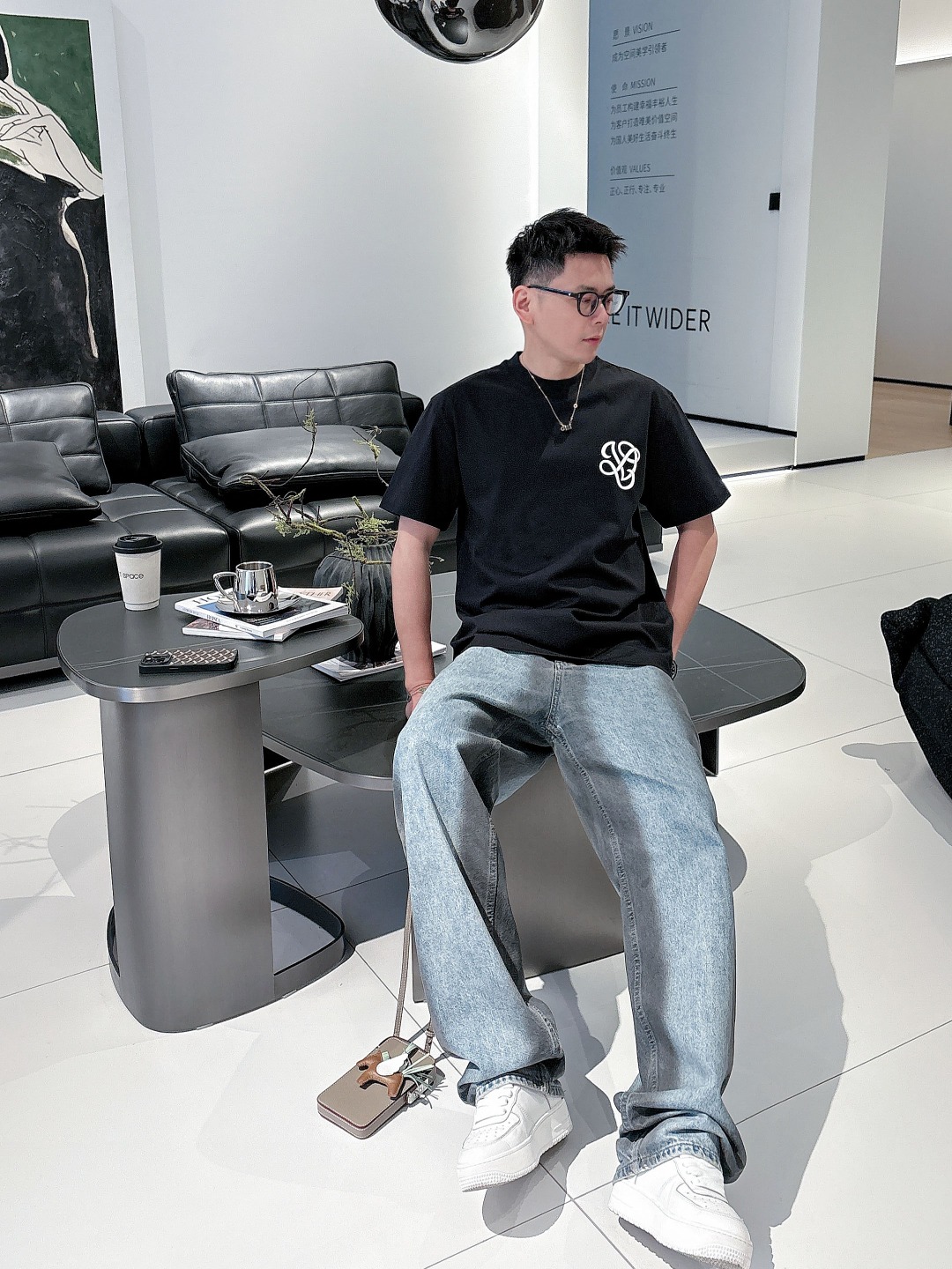 セール開催中 メンズ ロエベ tシャツＮ級品 トップス 純綿 柔らかい 半袖 プリント ブラック_3