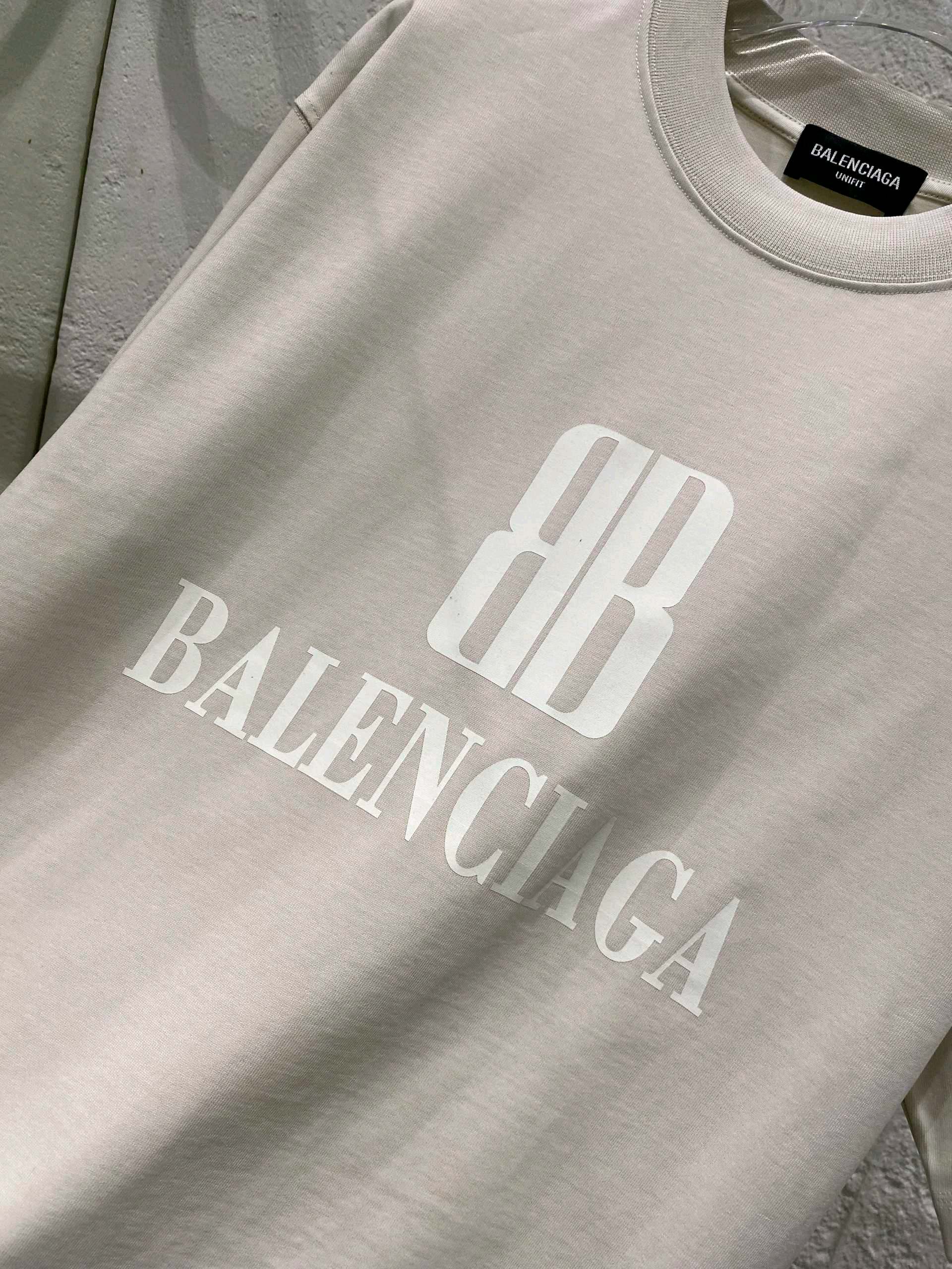 人気新作 バレンシアガ オーバーサイズtシャツスーパーコピー プリント 純綿 トップス グレー_3