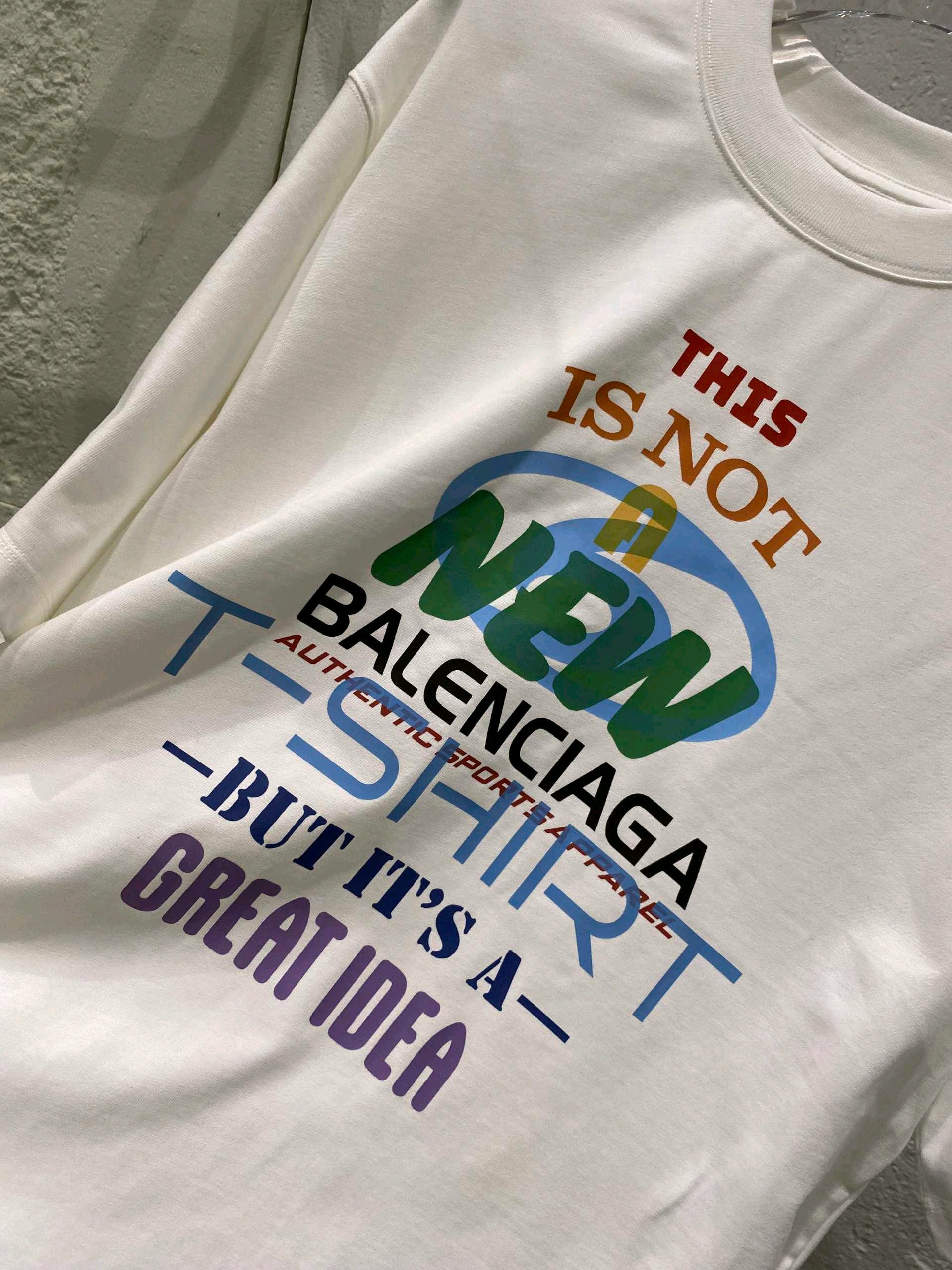 最新の2025年 バレンシアガクルー tシャツ偽物 短袖 プリント 純綿 トップス ホワイト_3