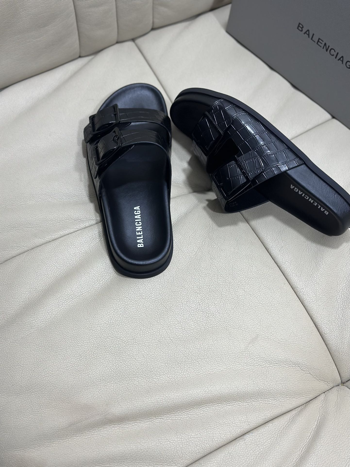お勧め品 バレンシアガ サンダル アウトレットコピ 牛革 スリッパ 柔らかい メンズ ブラック_5