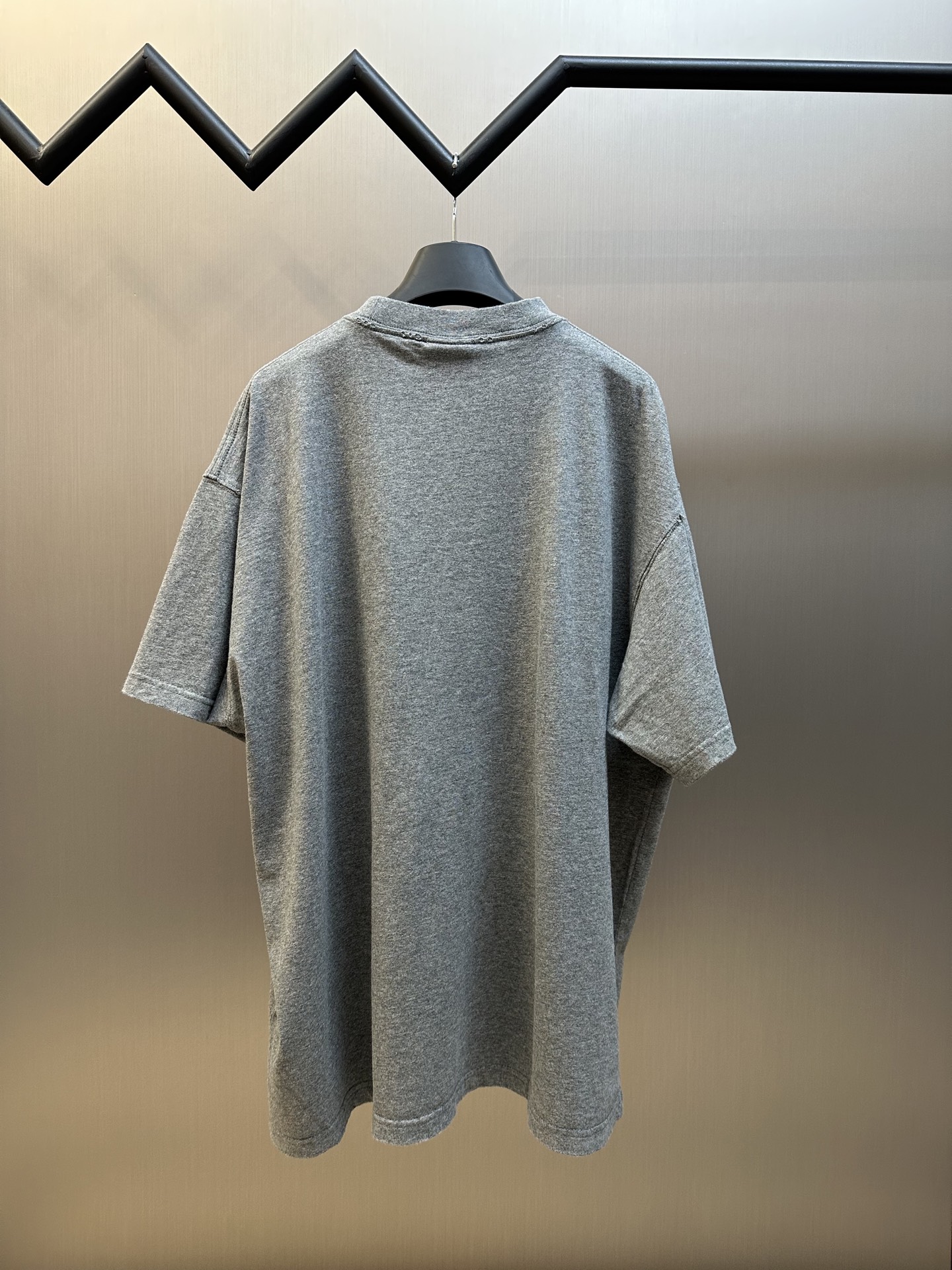 目を引く存在感 バレンシアガtシャツ 値段偽物 トップス 純綿 プリント 上質 ゆったり グレー_4